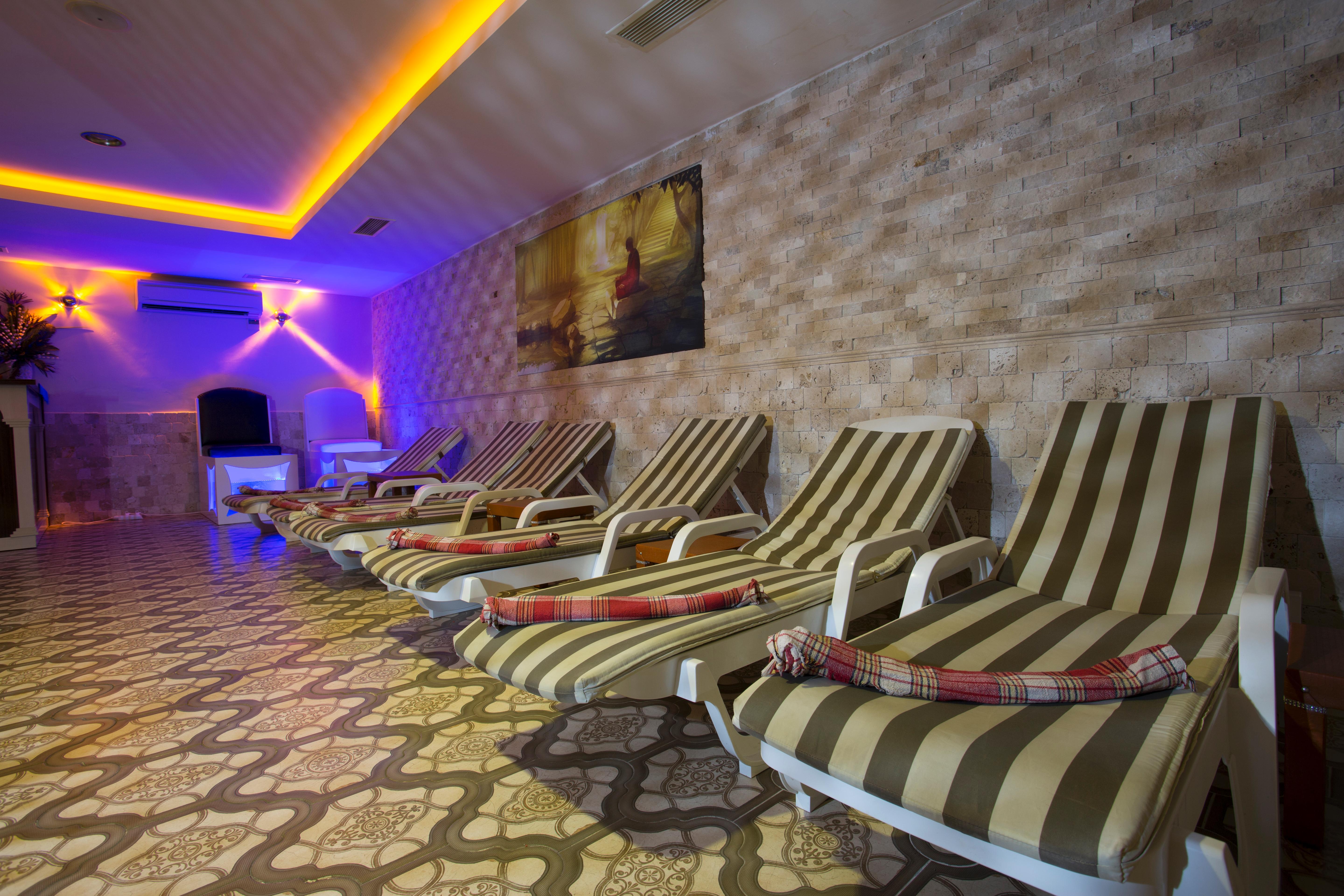Merve Sun & 4* Side