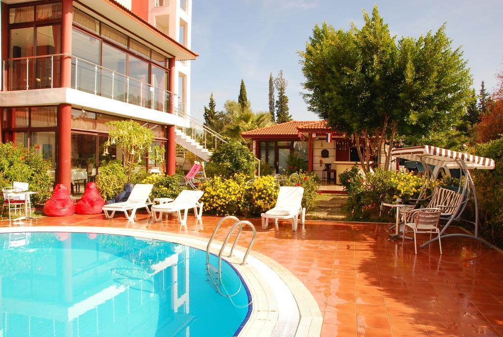 Carna Garden 3* Side