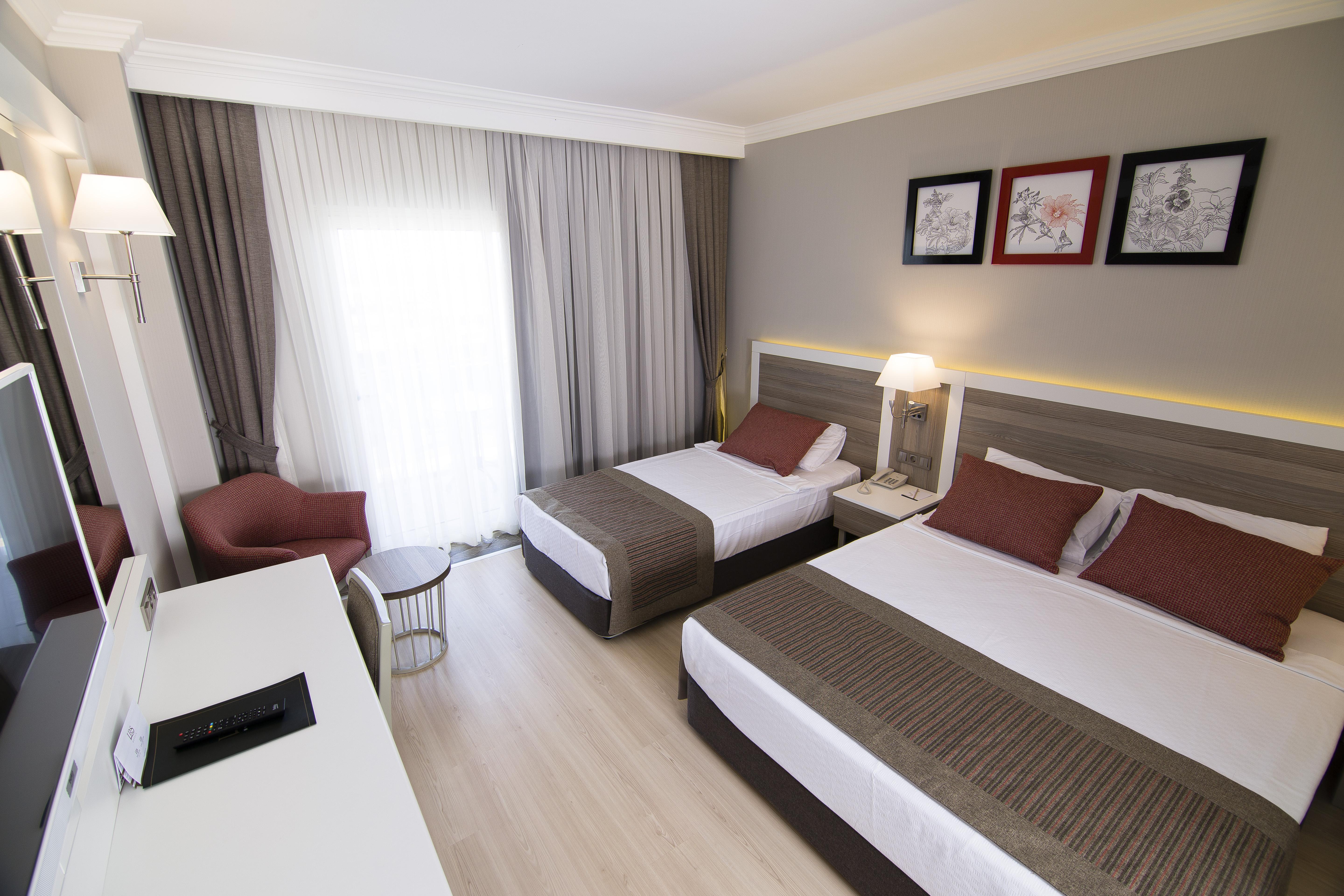 Port River & Hotel 5*
