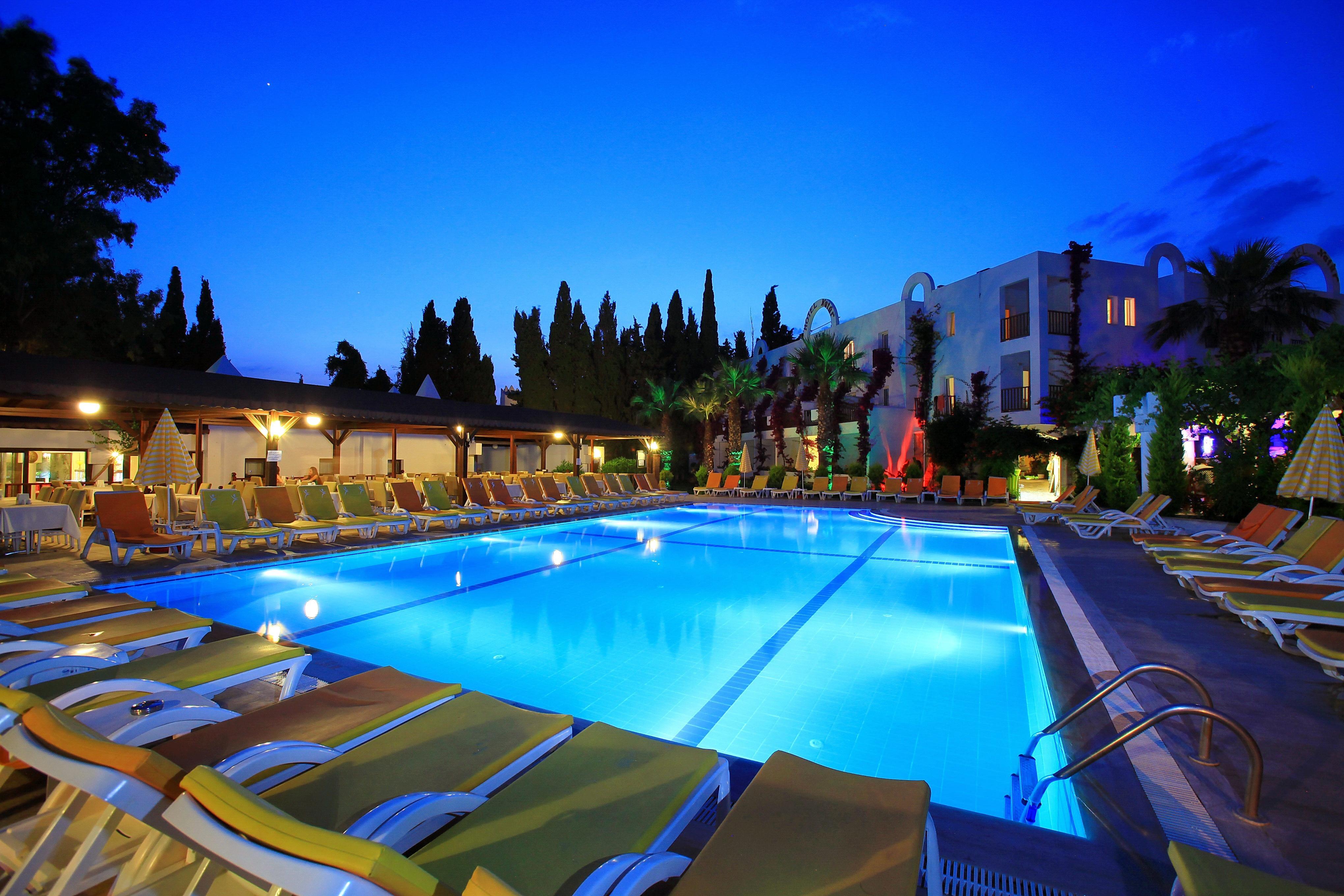 Garden Hotel 3*