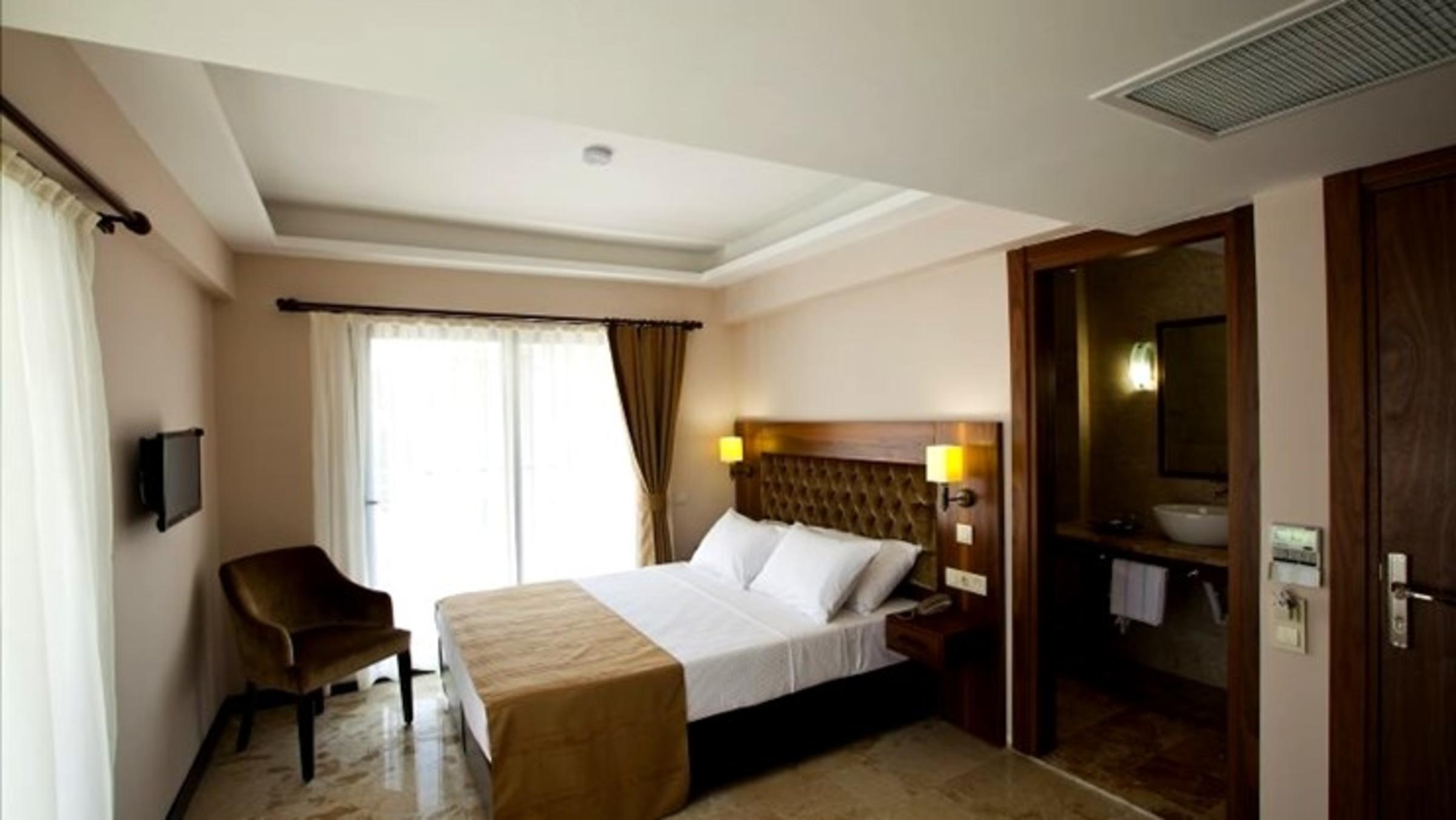 Montana Hotel 3*