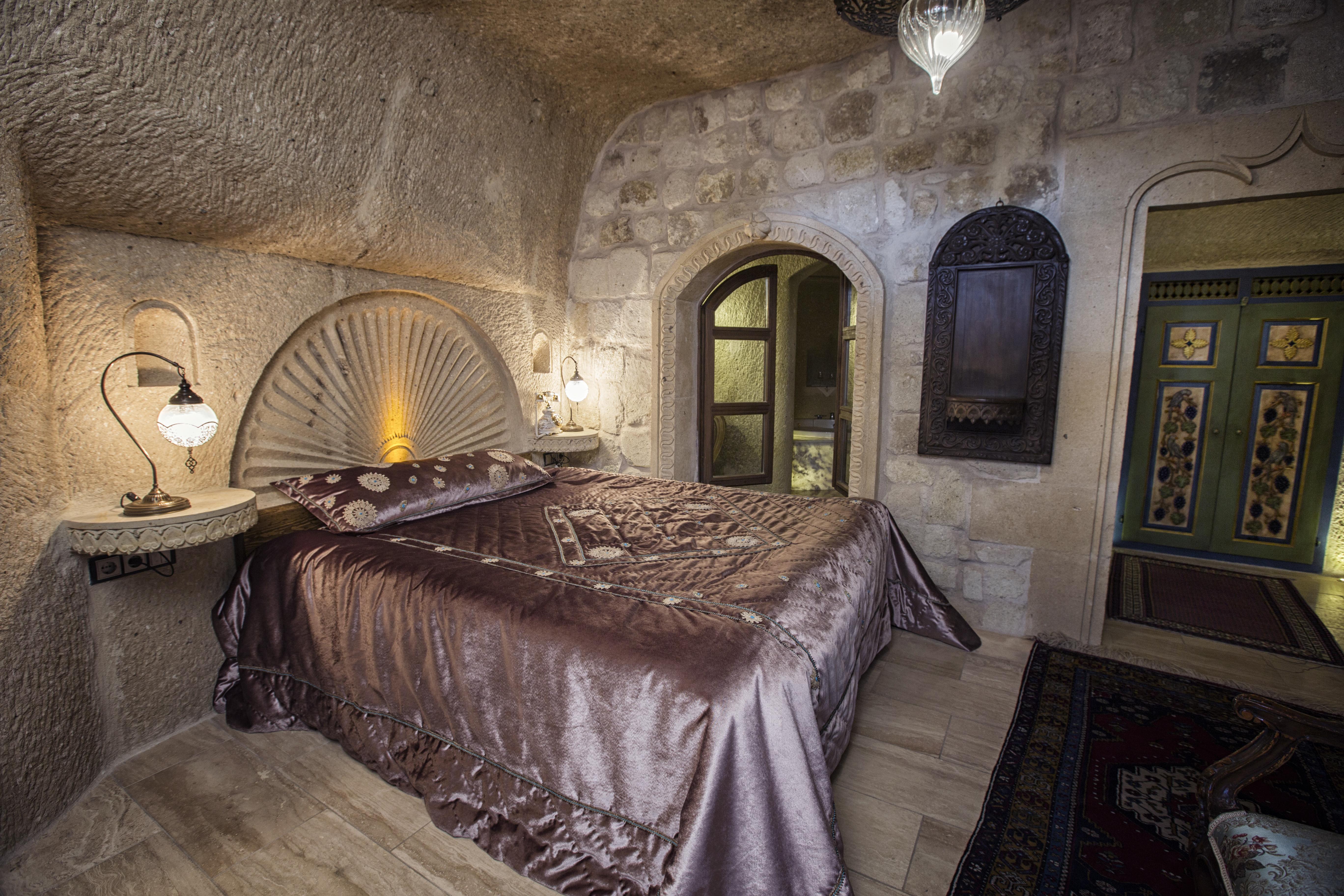 Elika Cave & Hotel