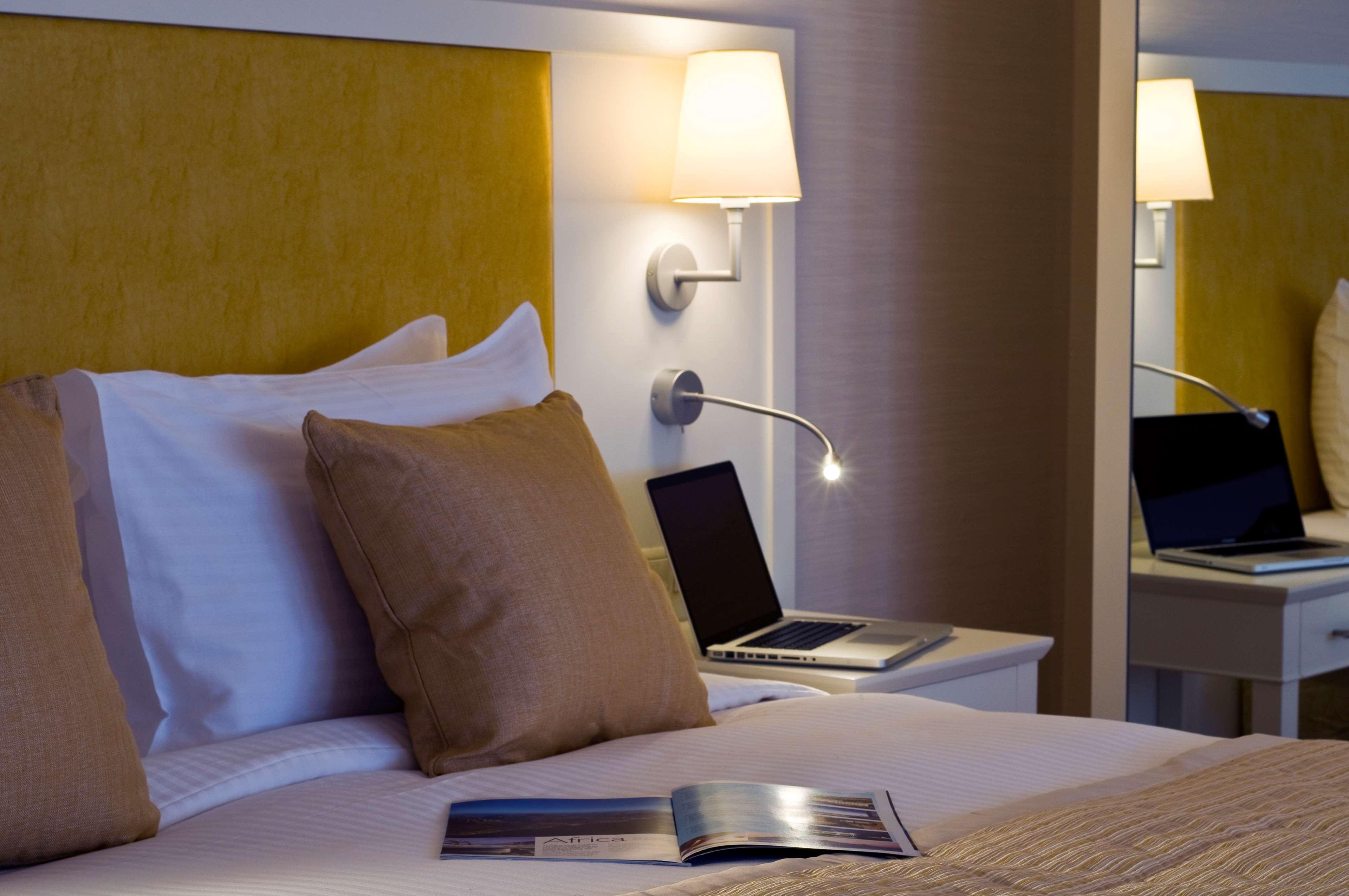 Radisson Blu &