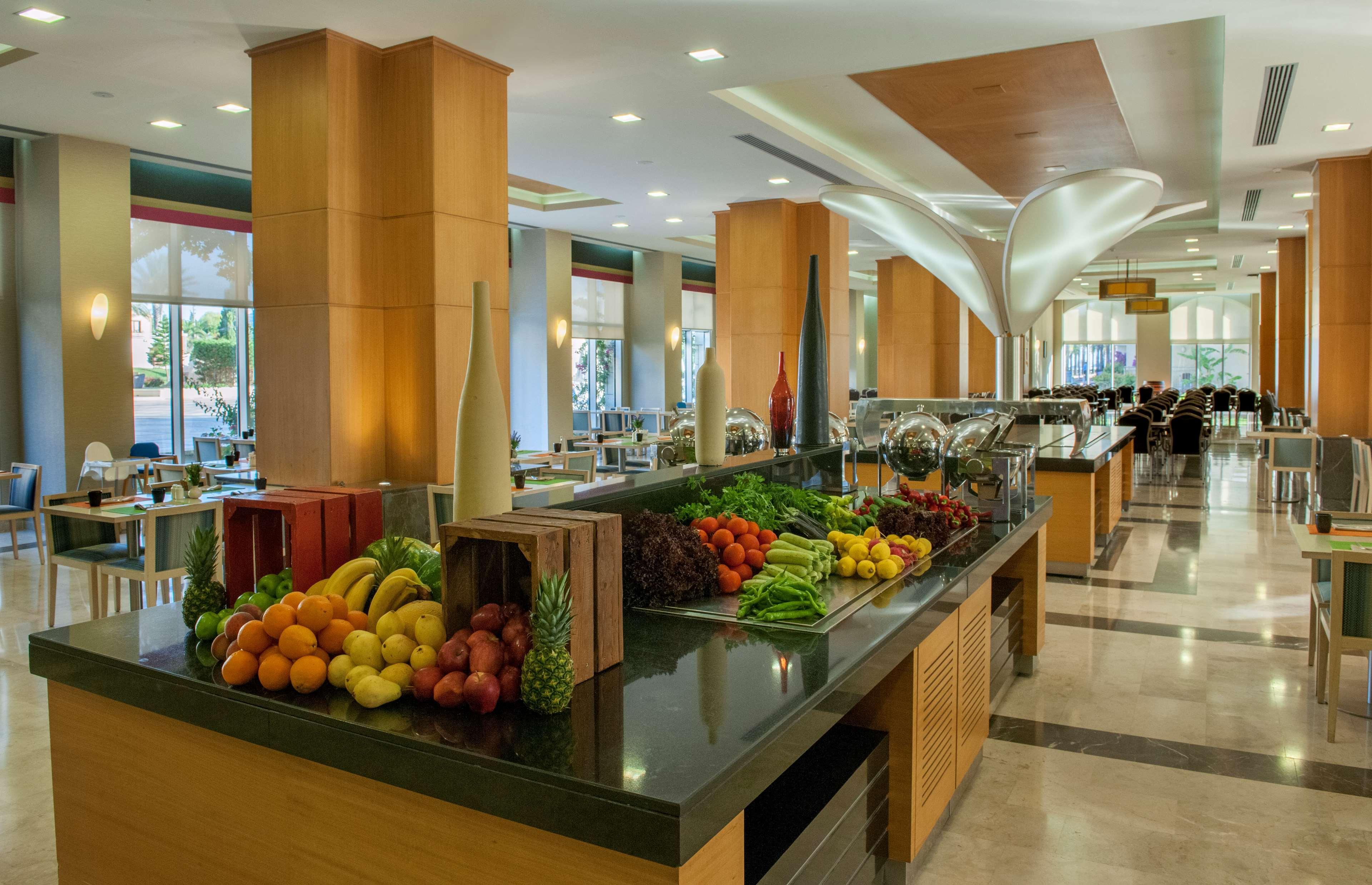 Radisson Blu & 5*