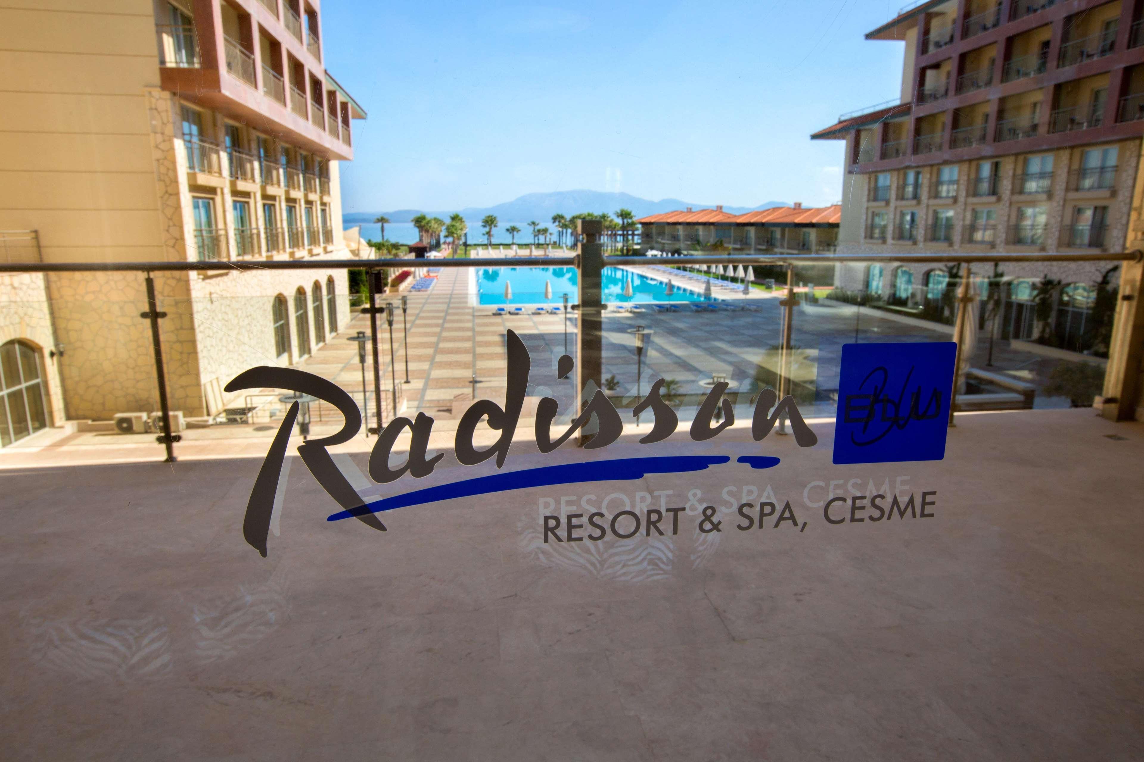 Radisson Blu &