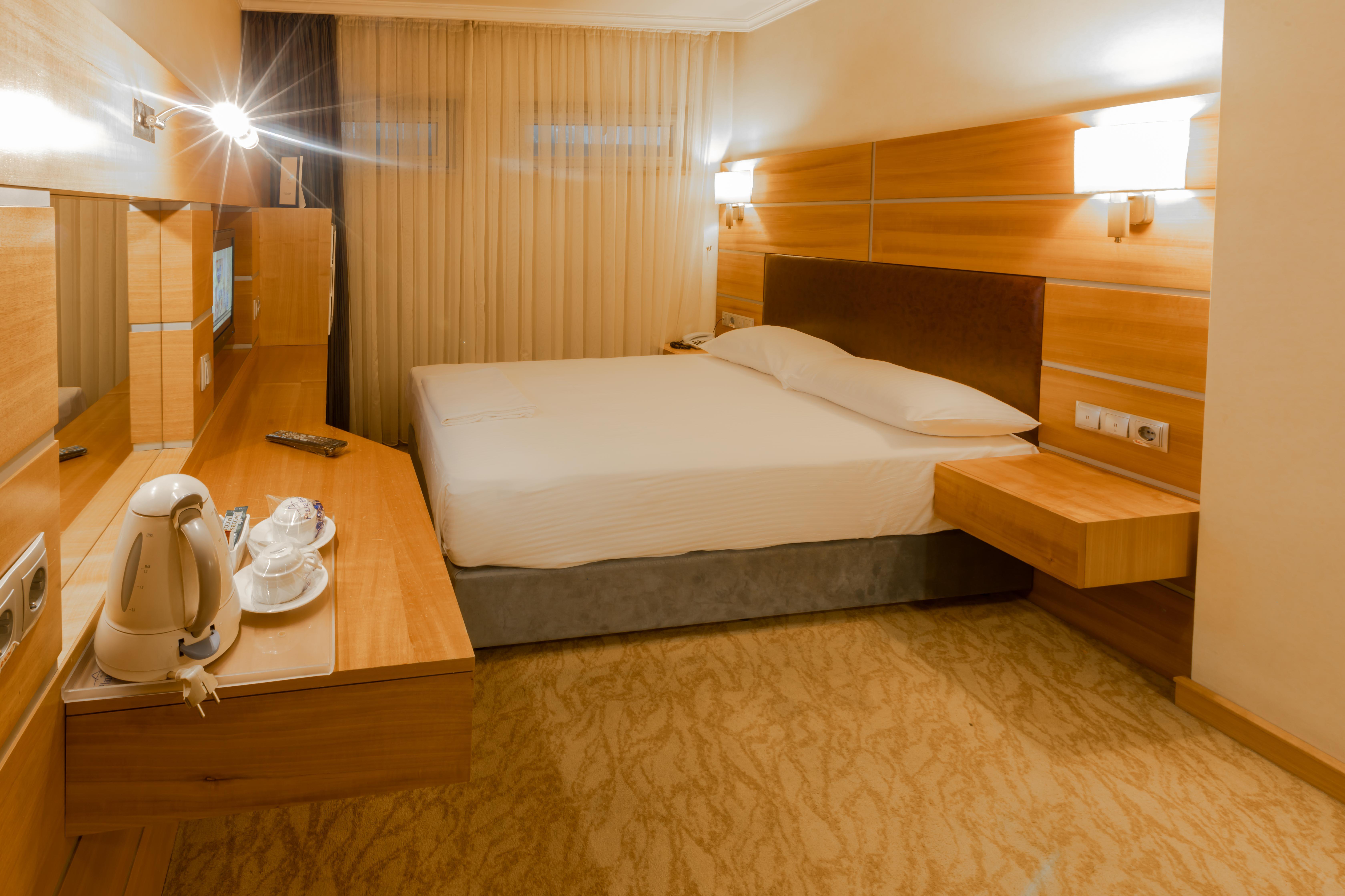 Plaza Hotel 4*