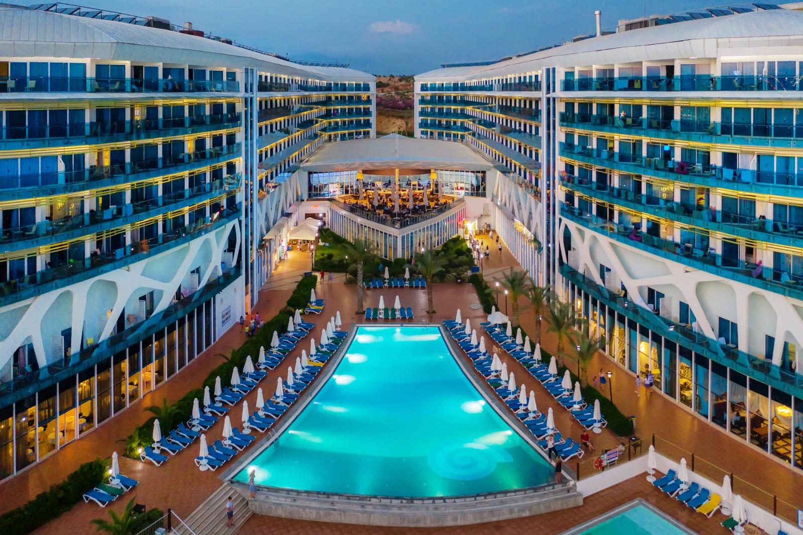 Vikingen Infinity & Hotel 5*