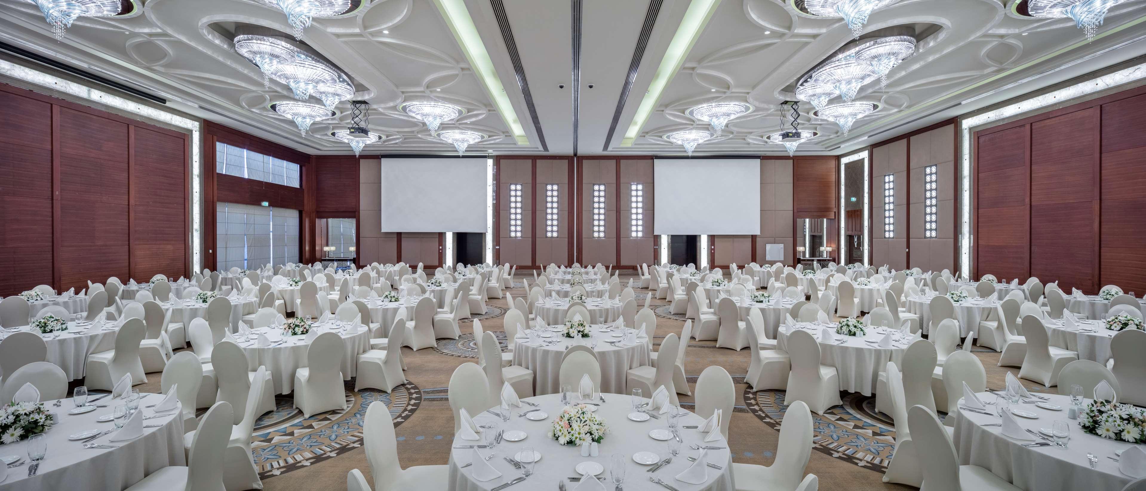 Hilton Convention Center & Hotel 5*
