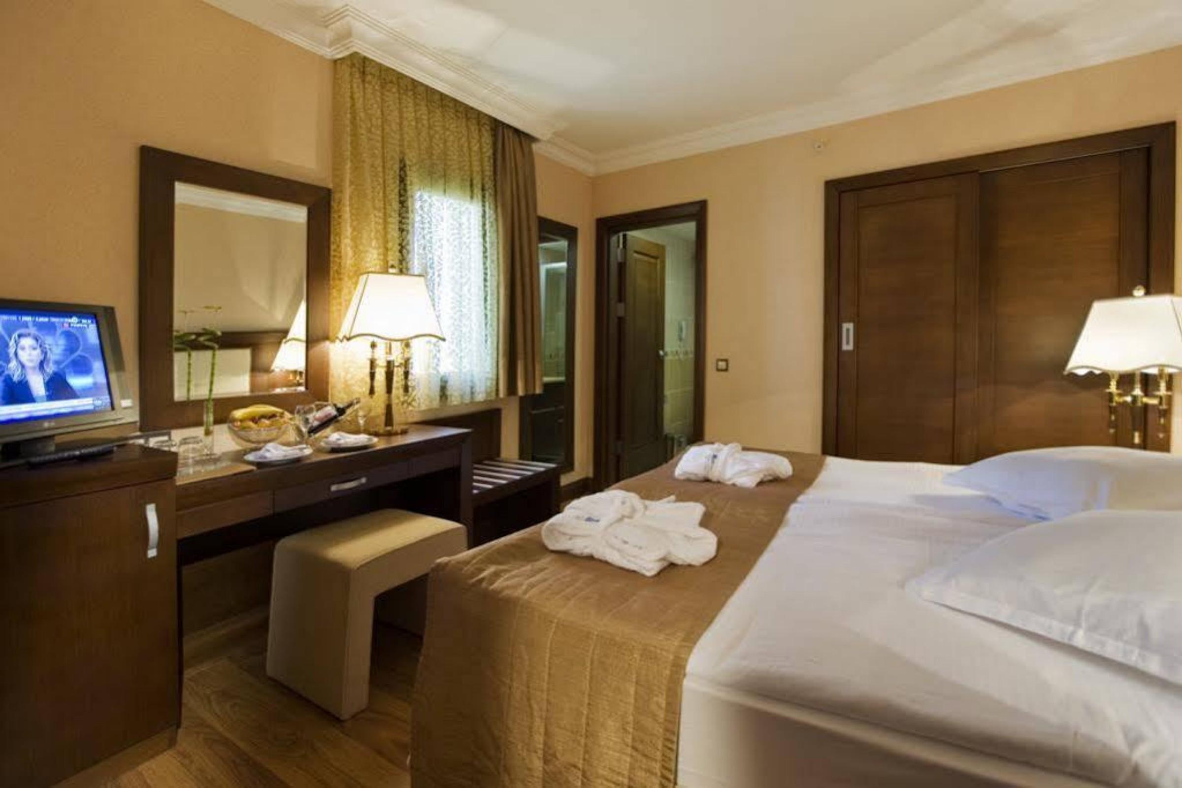 Latanya Park Resort 4*