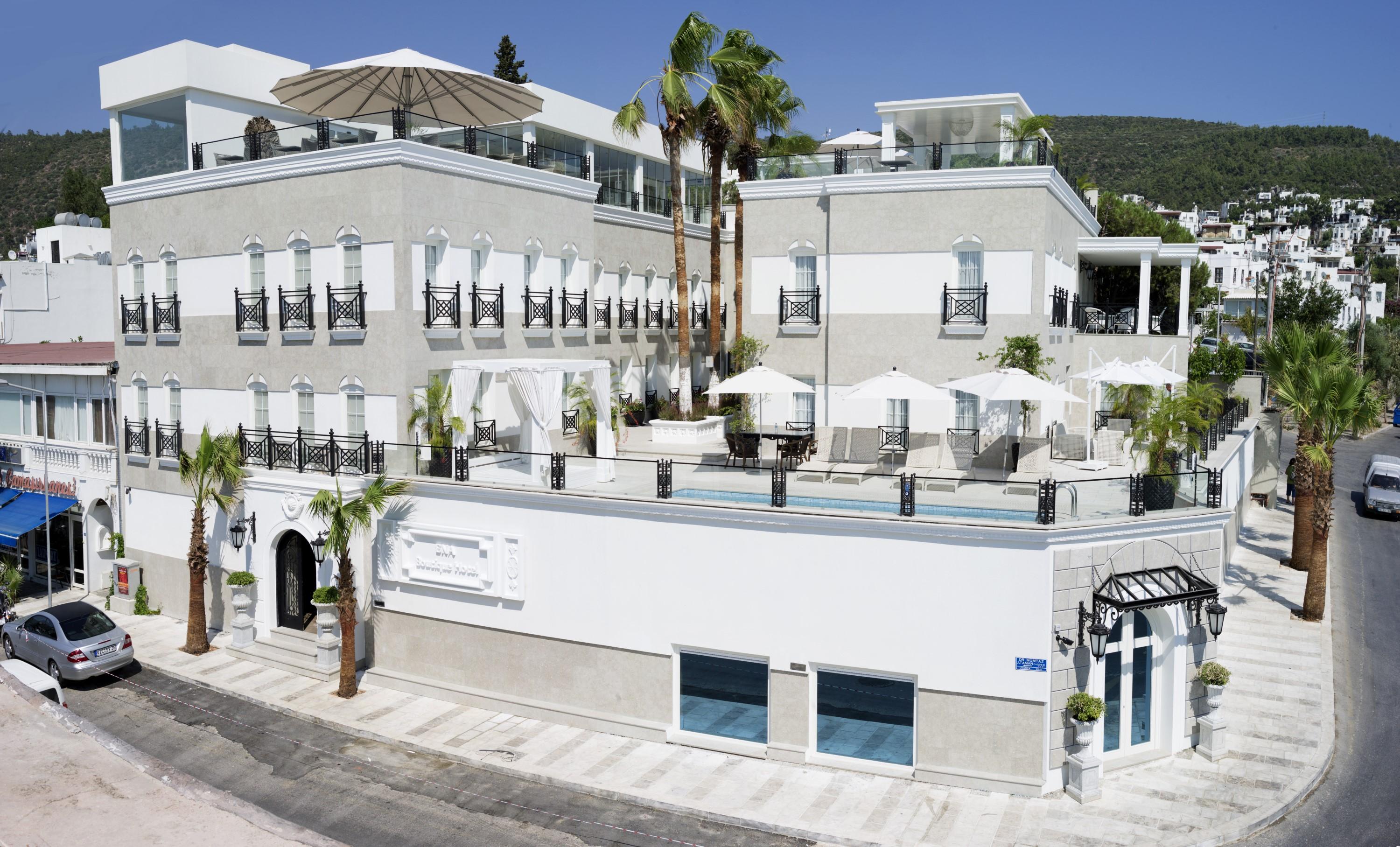 Ena Boutique & Residences Hotel 4*