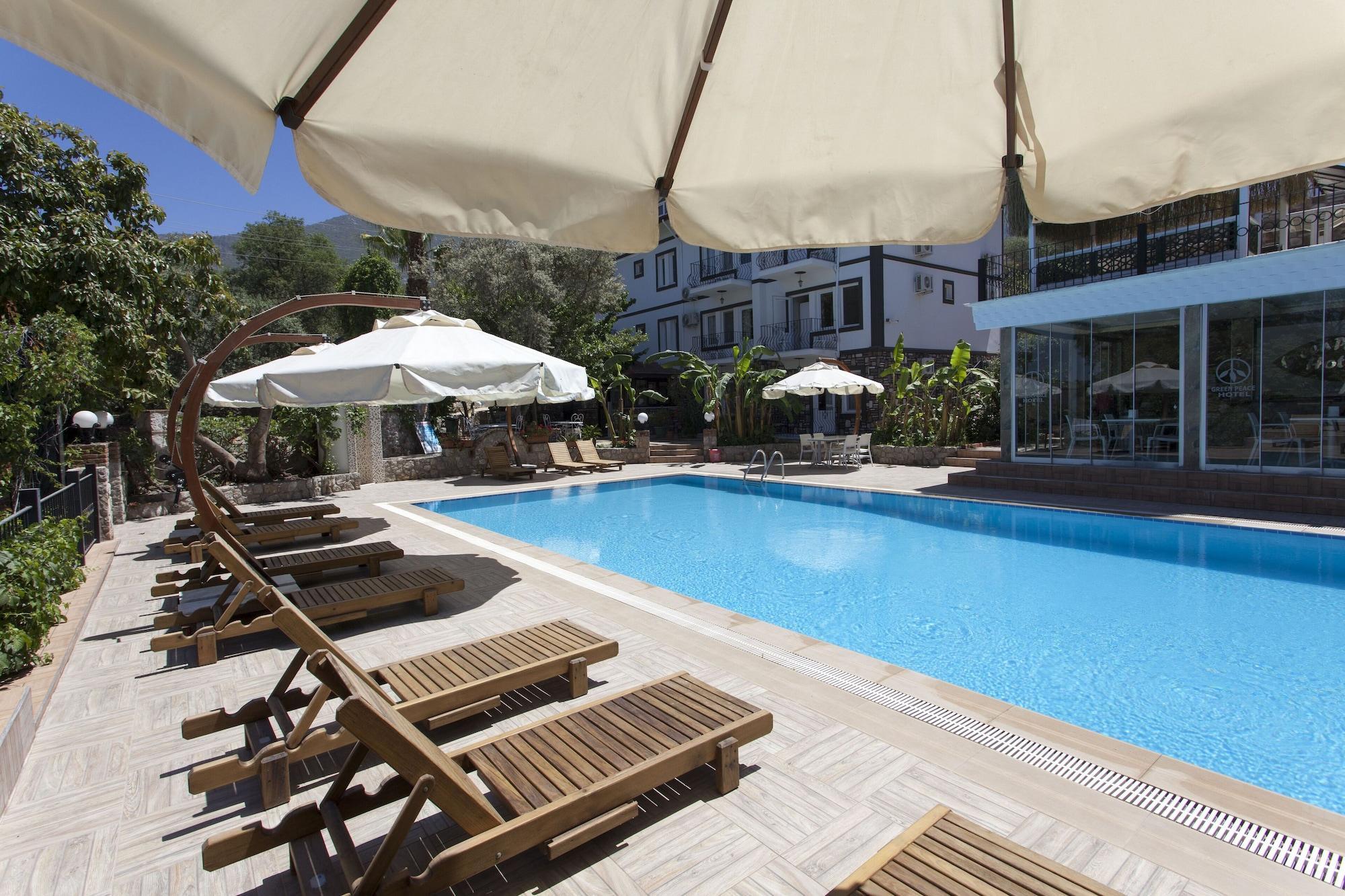 Peace Hotel 2*