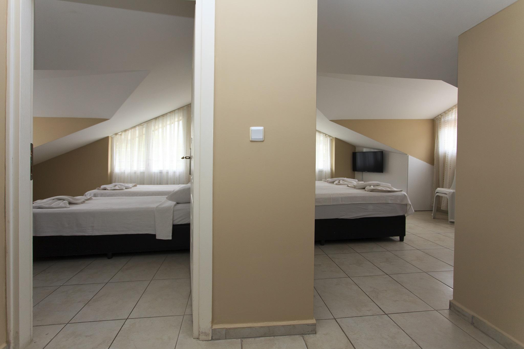 Hotel Peace 2*