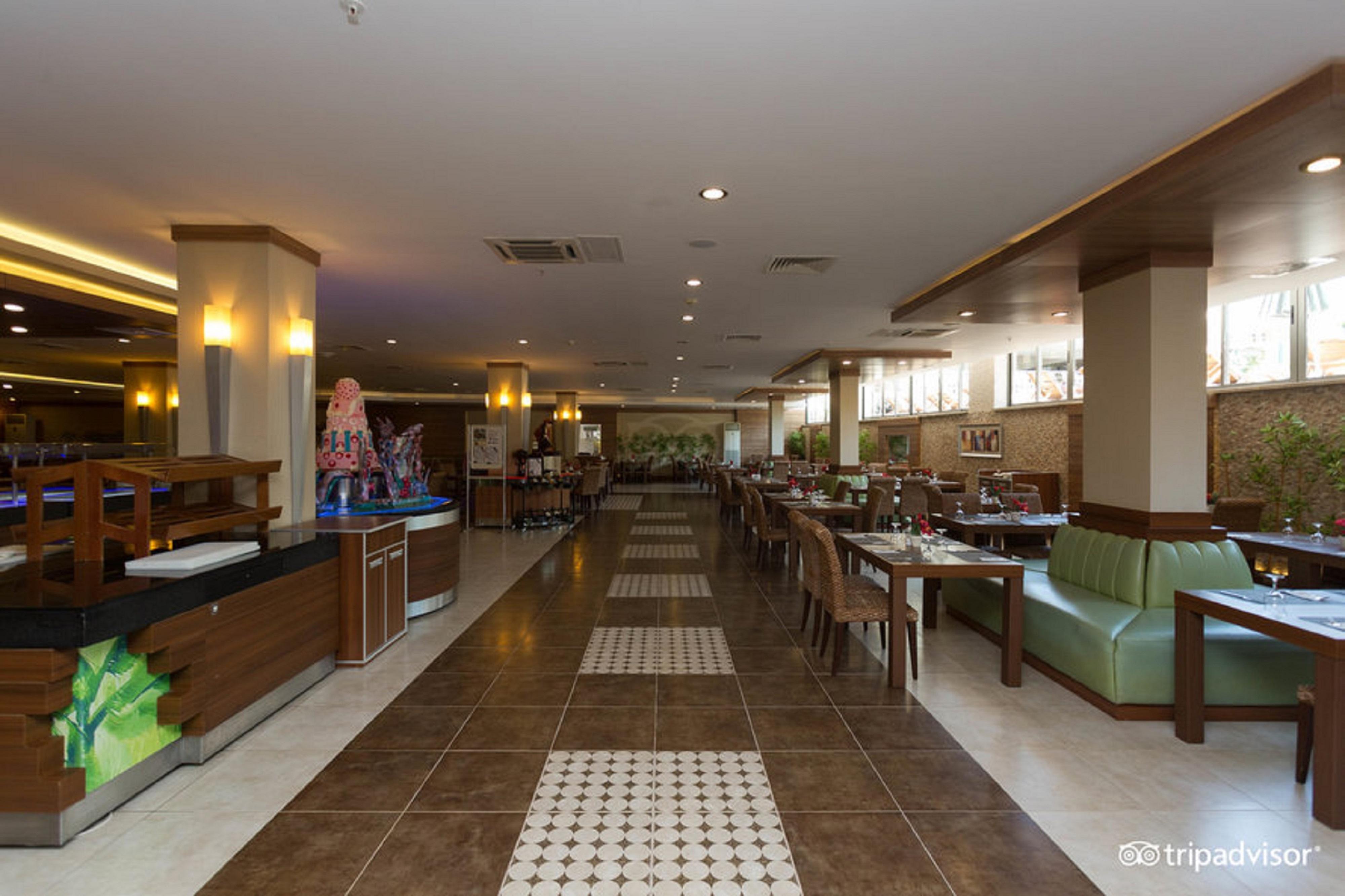Ambassador Plaza 4*