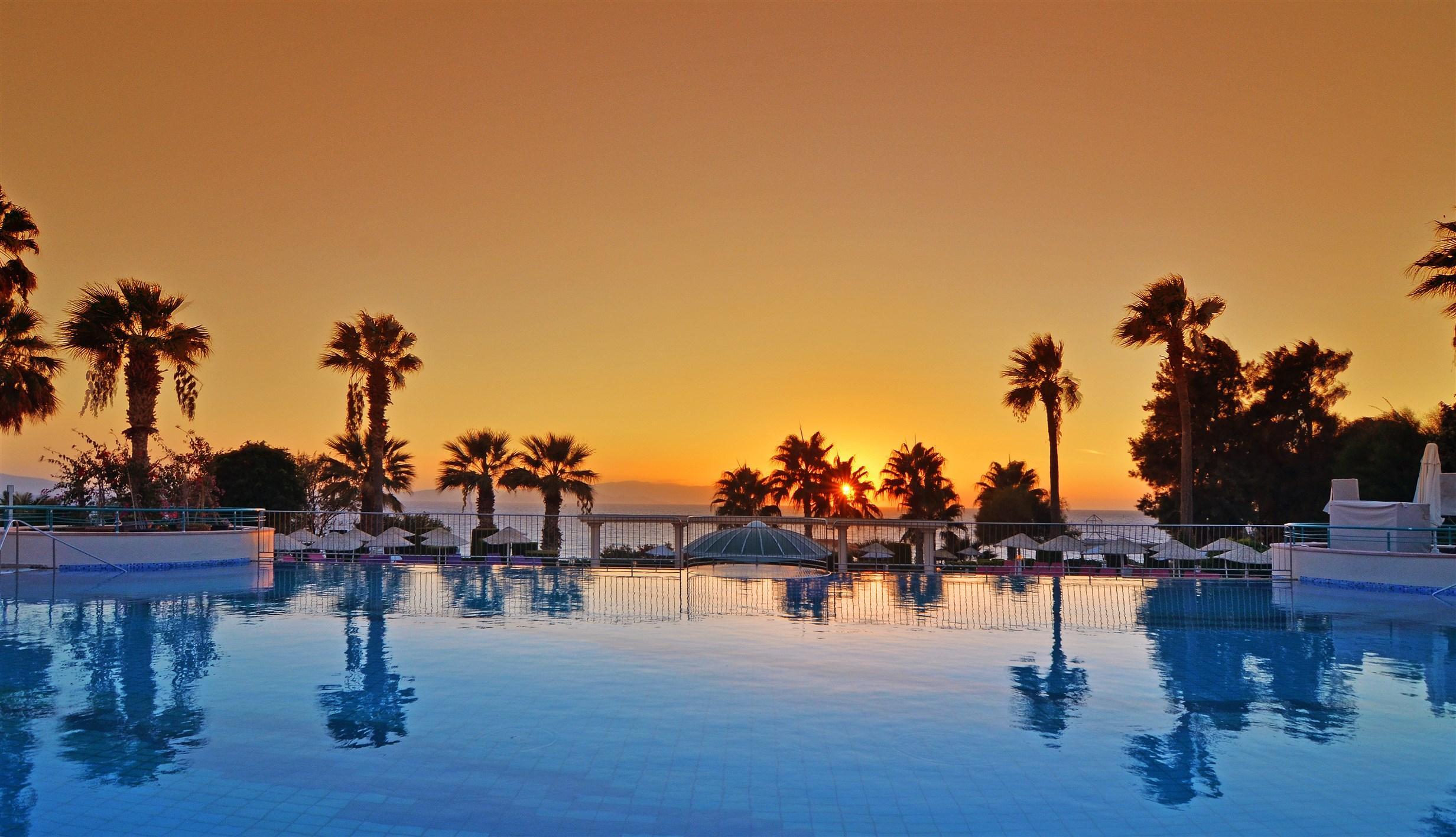 The Grand Blue Sky International 4*