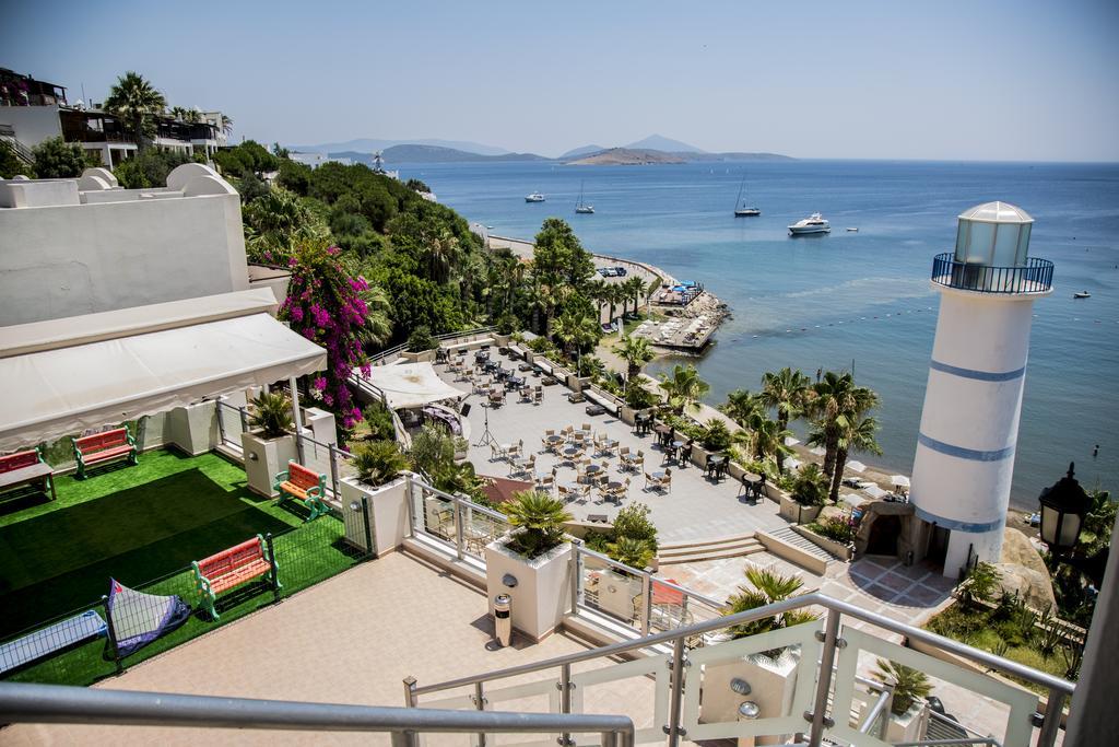 Hotel Lighthouse 4*