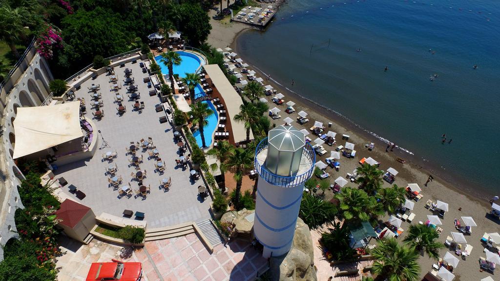 Lighthouse 4*