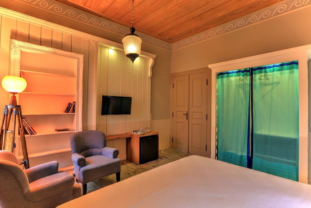 1850 Kemalpasa Bed & Breakfast