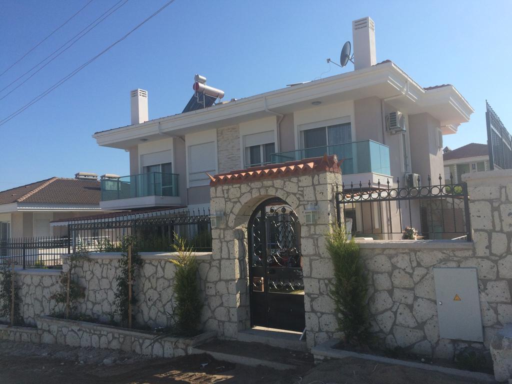 Pembe Alacati