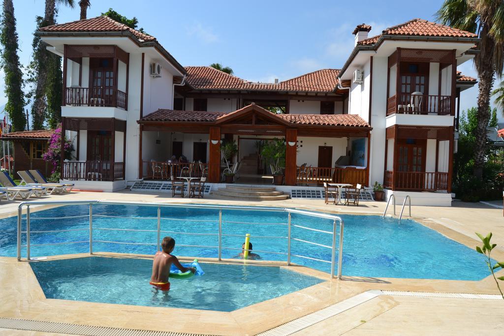 Palma Rosa Bed & Breakfast 3*