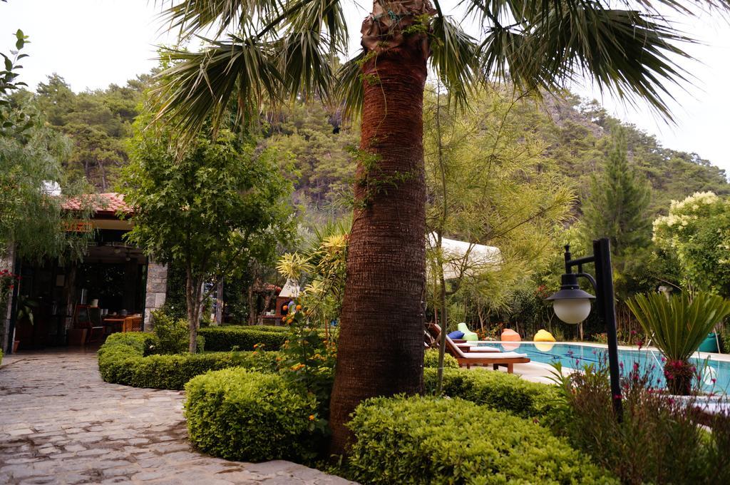 Dalos Hotel