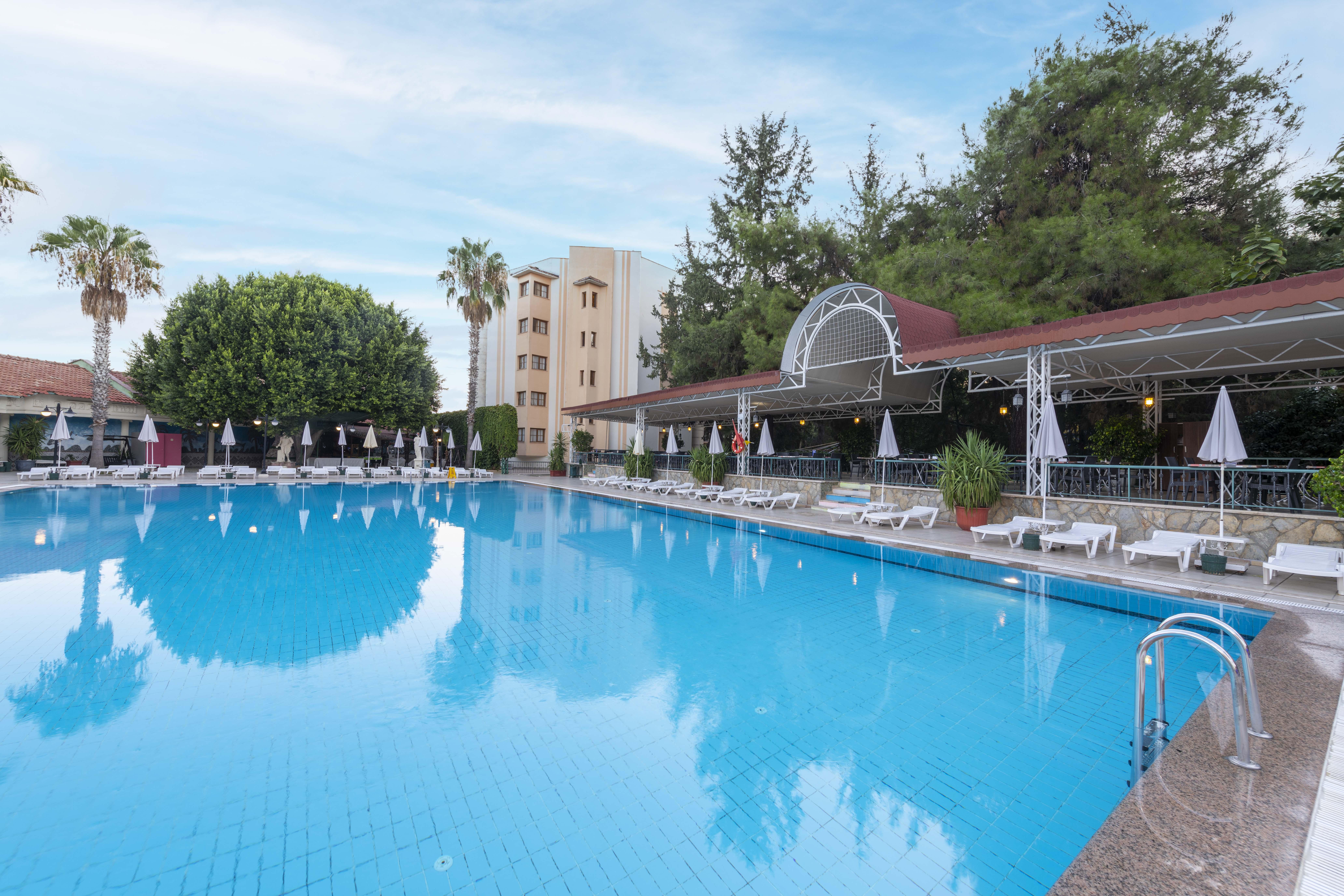 Armas Kaplan Paradise Hotel