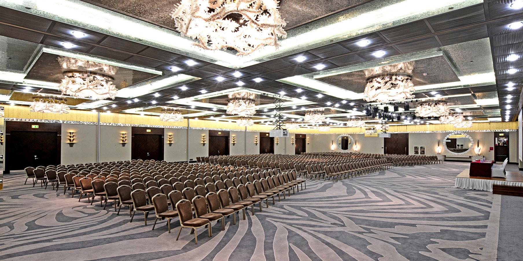Crowne Plaza Convention Center & Thermal By Ihg 5*