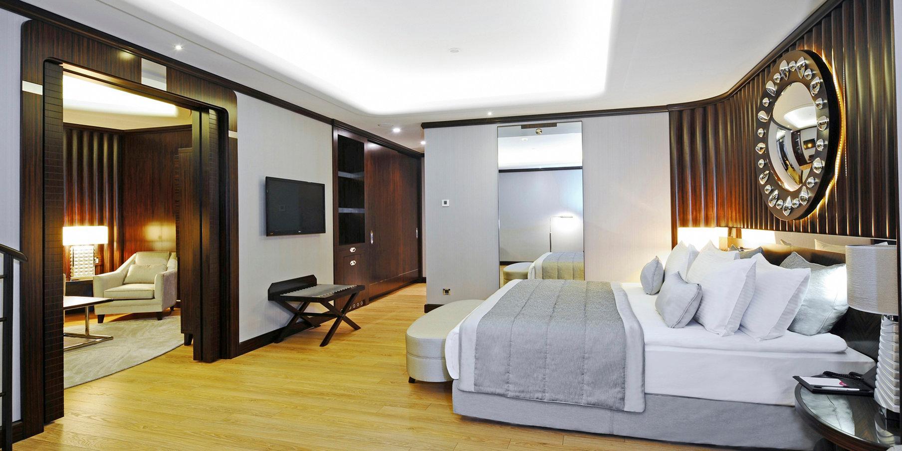 Crowne Plaza Convention Center & Thermal By Ihg 5*