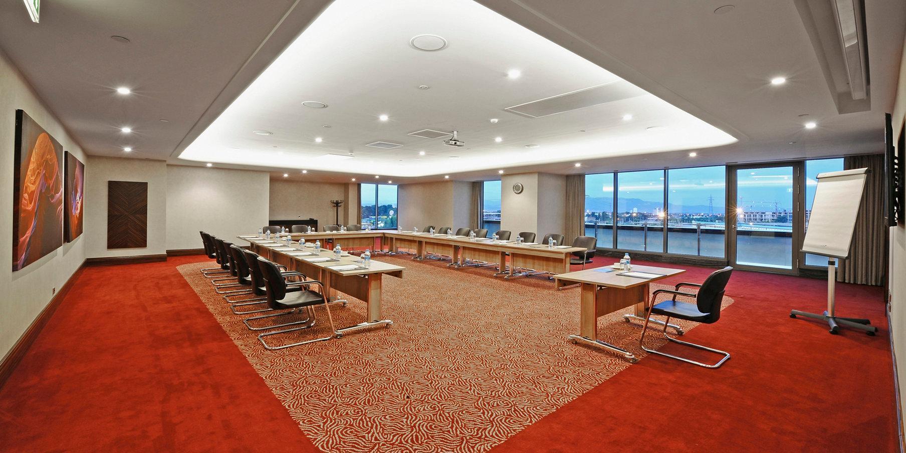 Crowne Plaza Convention Center & Thermal By Ihg 5*