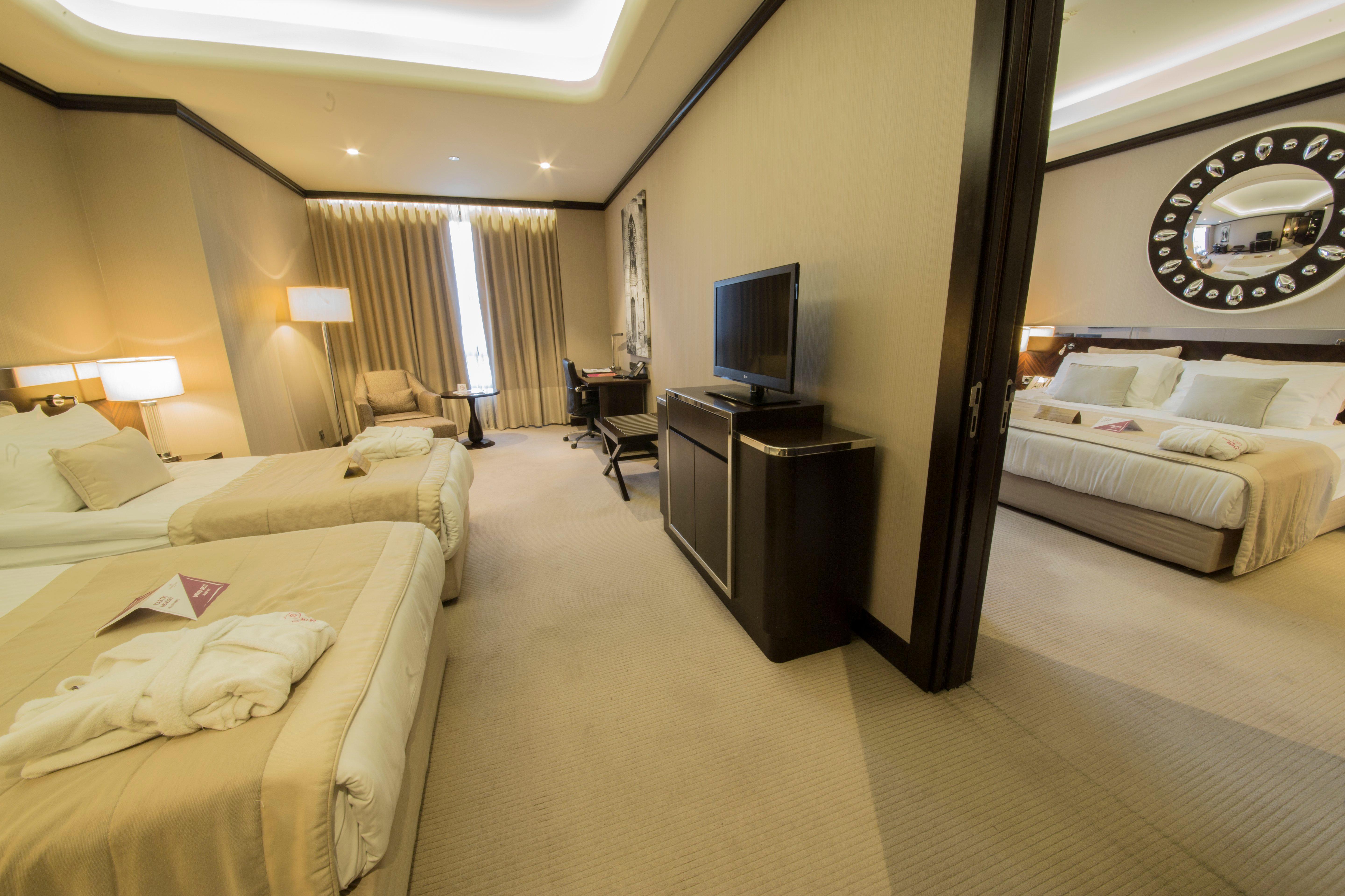 Hotel Crowne Plaza Convention Center & Thermal By Ihg