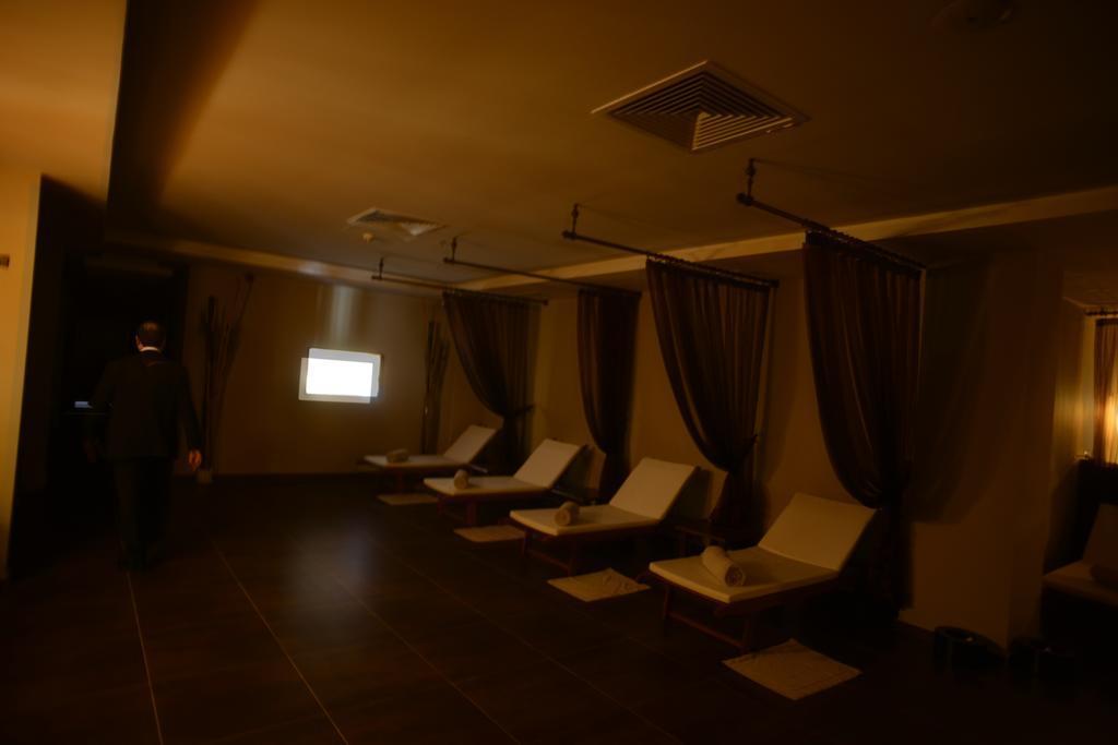 Anemon Grand