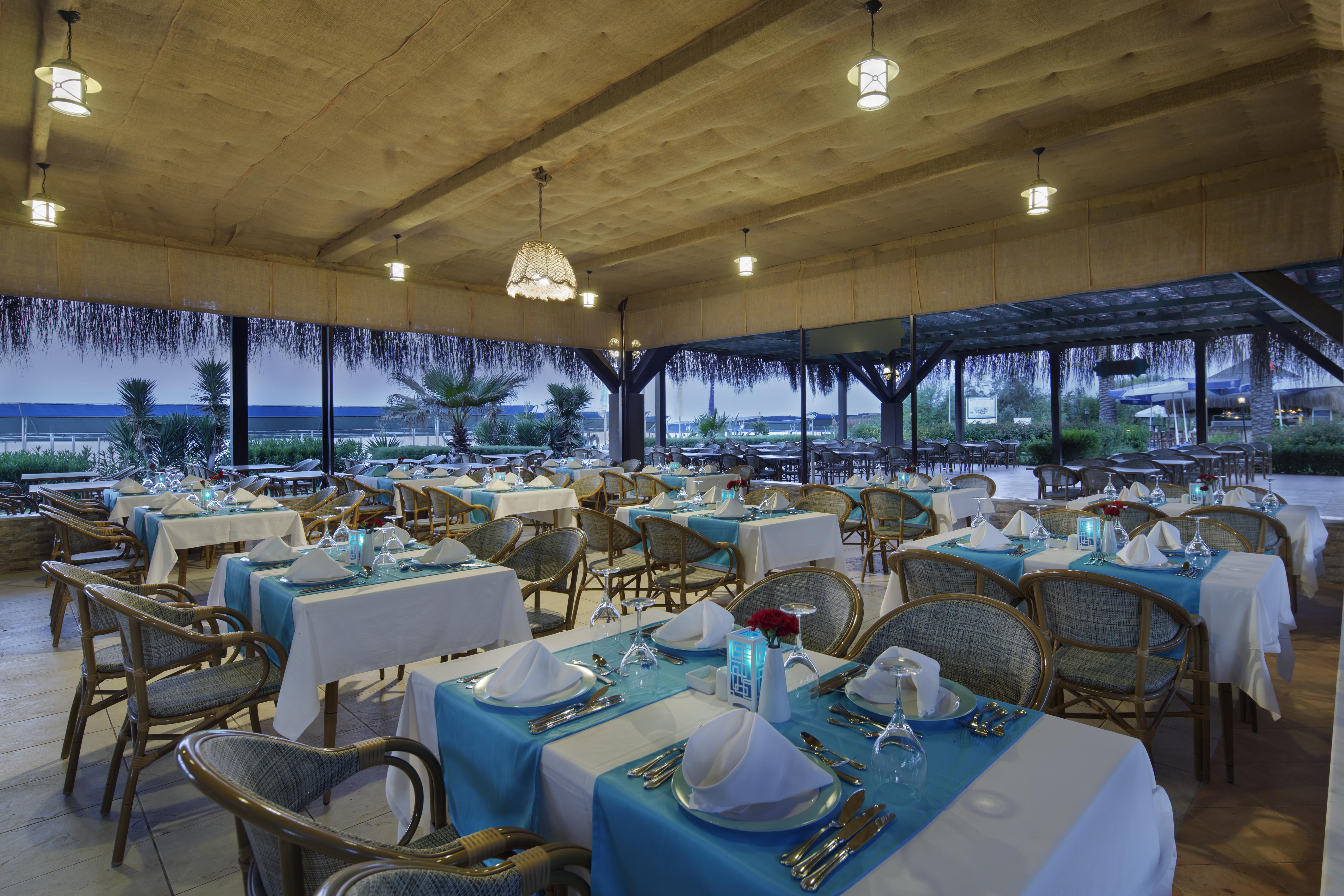 Lago Hotel Side