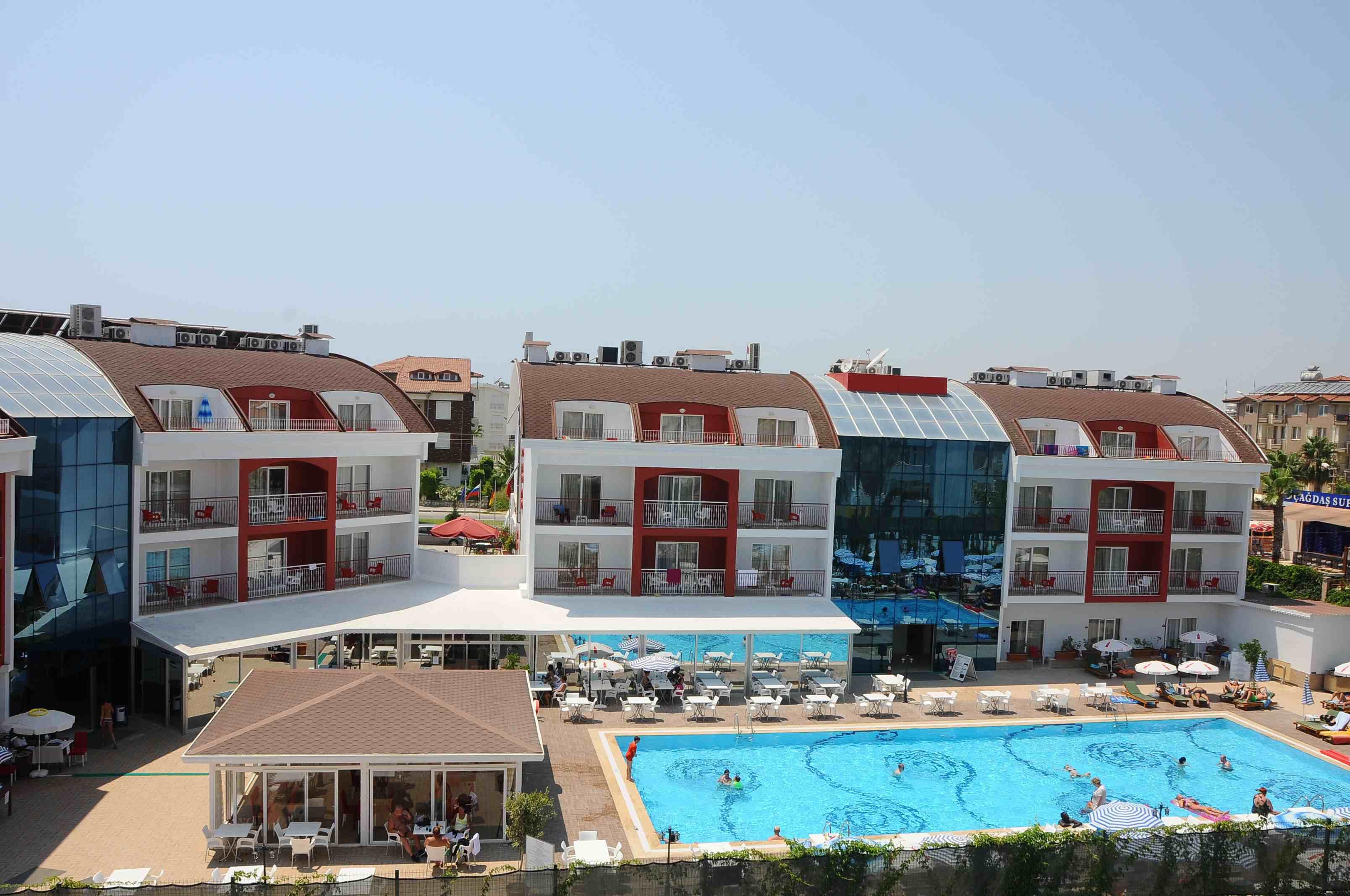 Rose Hotel Side