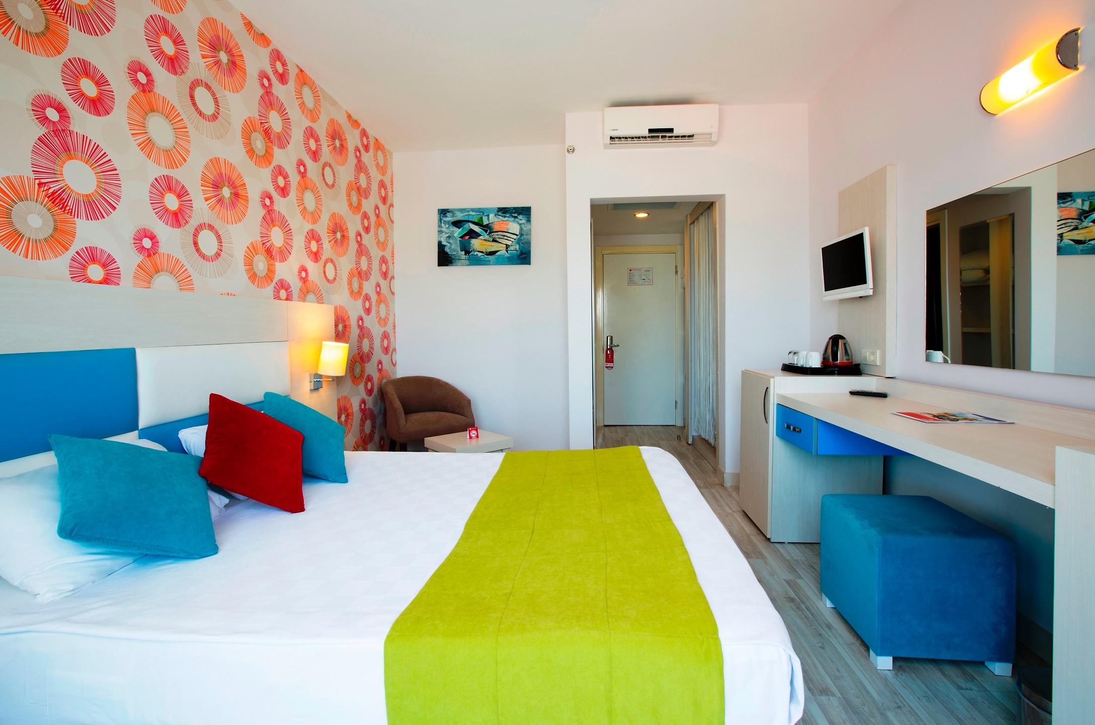 Ramada Hotel Side