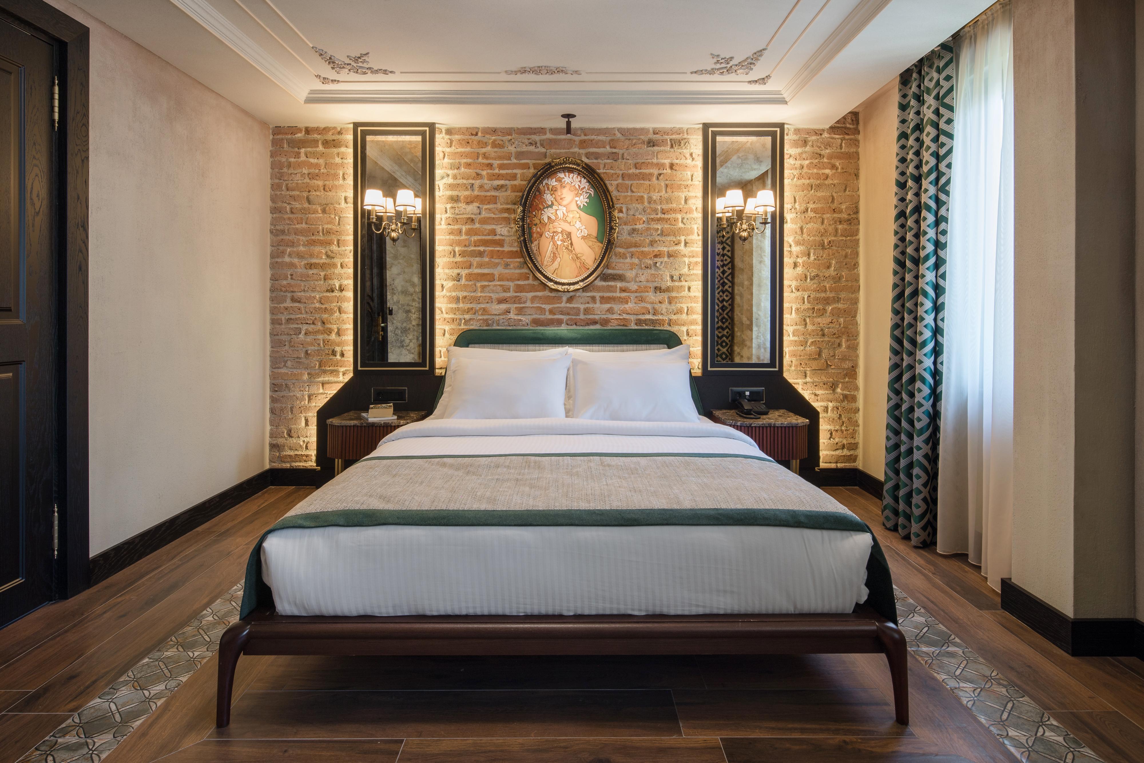 Tria Istanbul-special Category