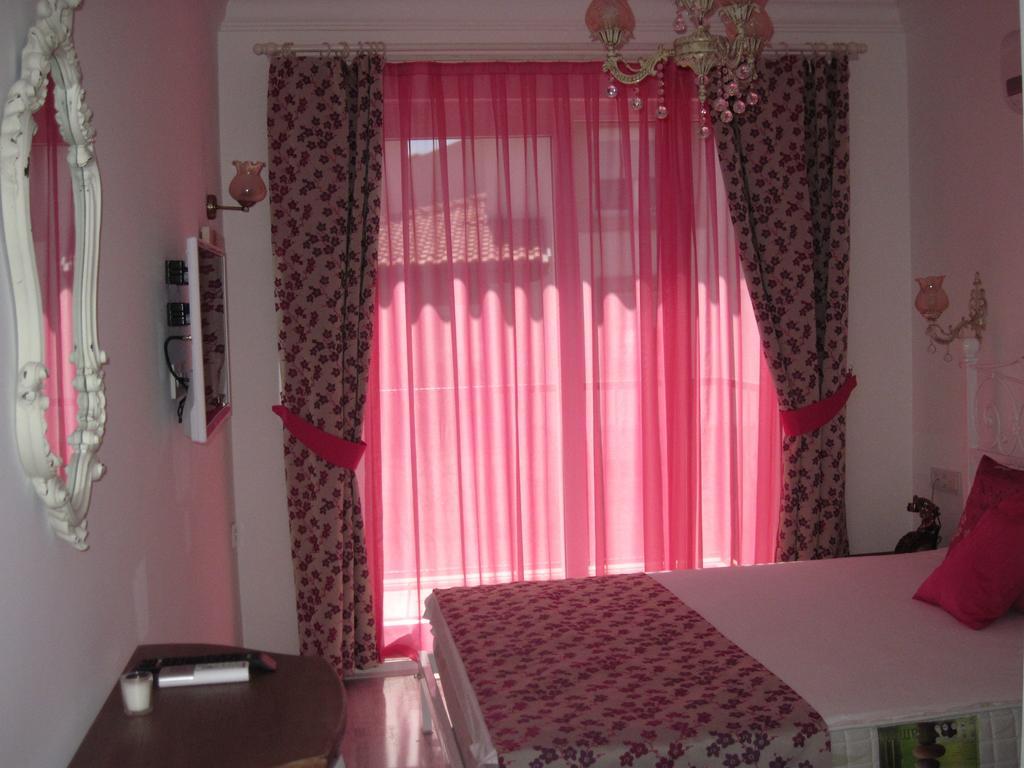 Bed & Breakfast Ruezgar Guelue Butik Otel Alacati