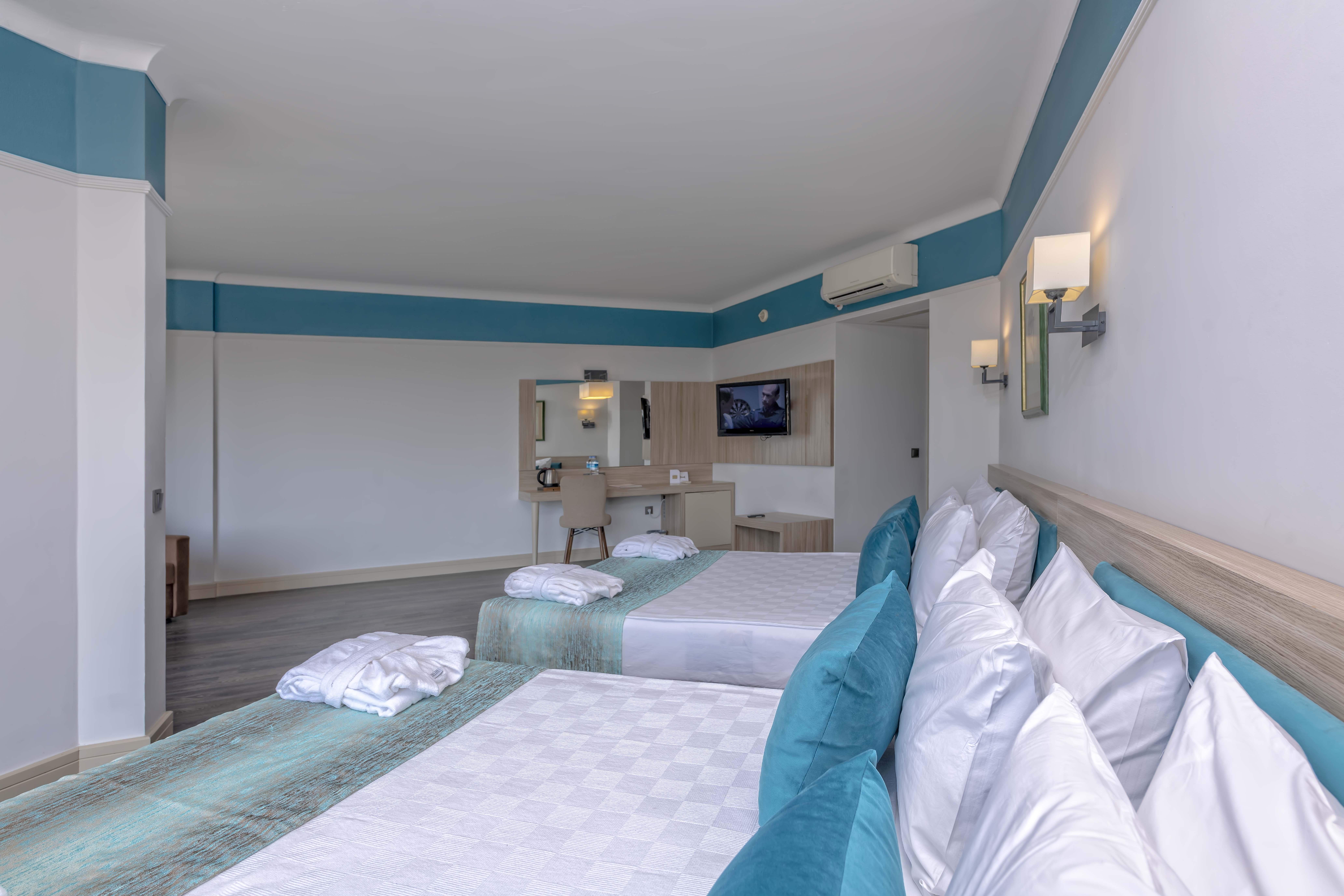 Resort Amara Family Side