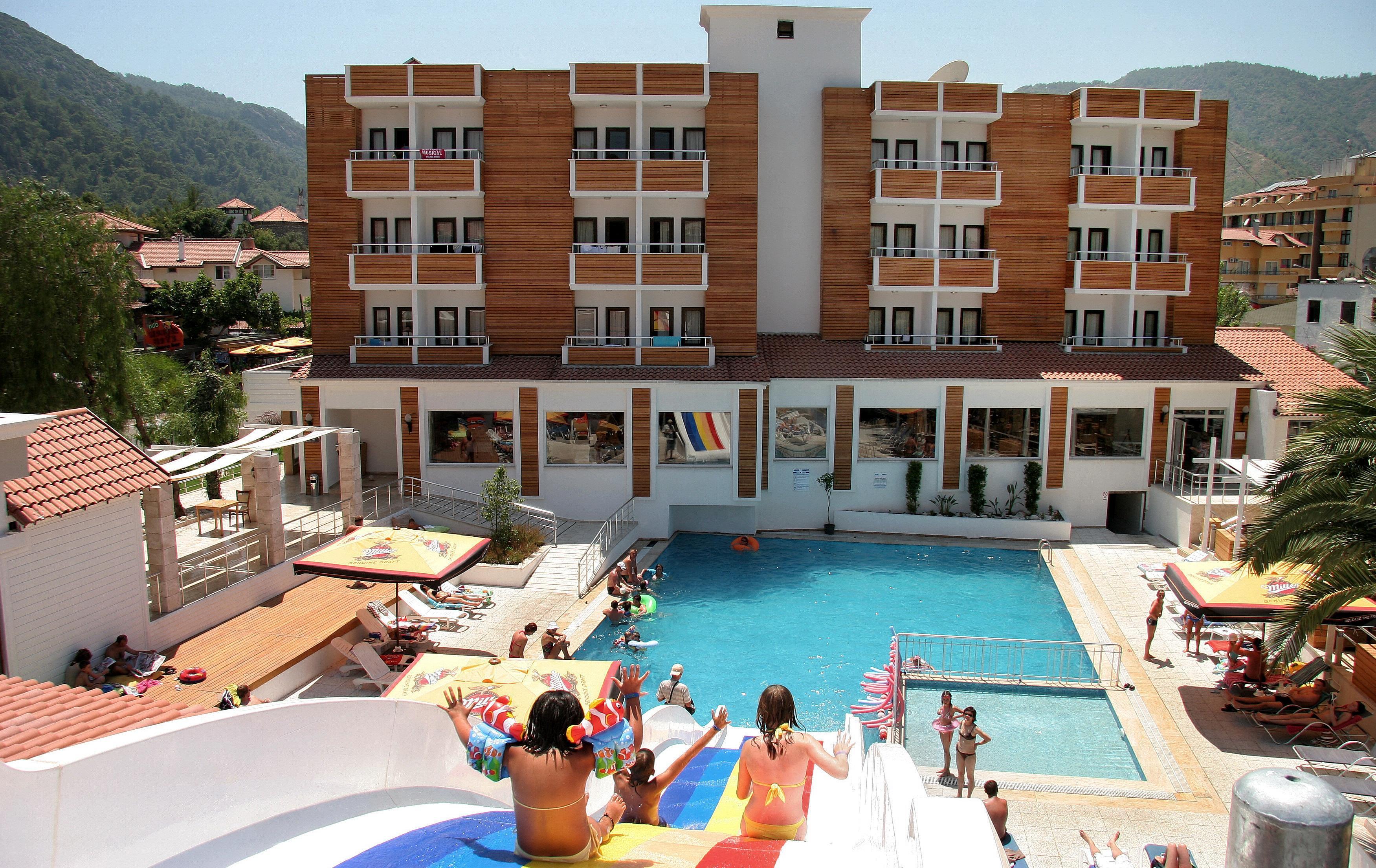 Club Munamar Hotel 4*
