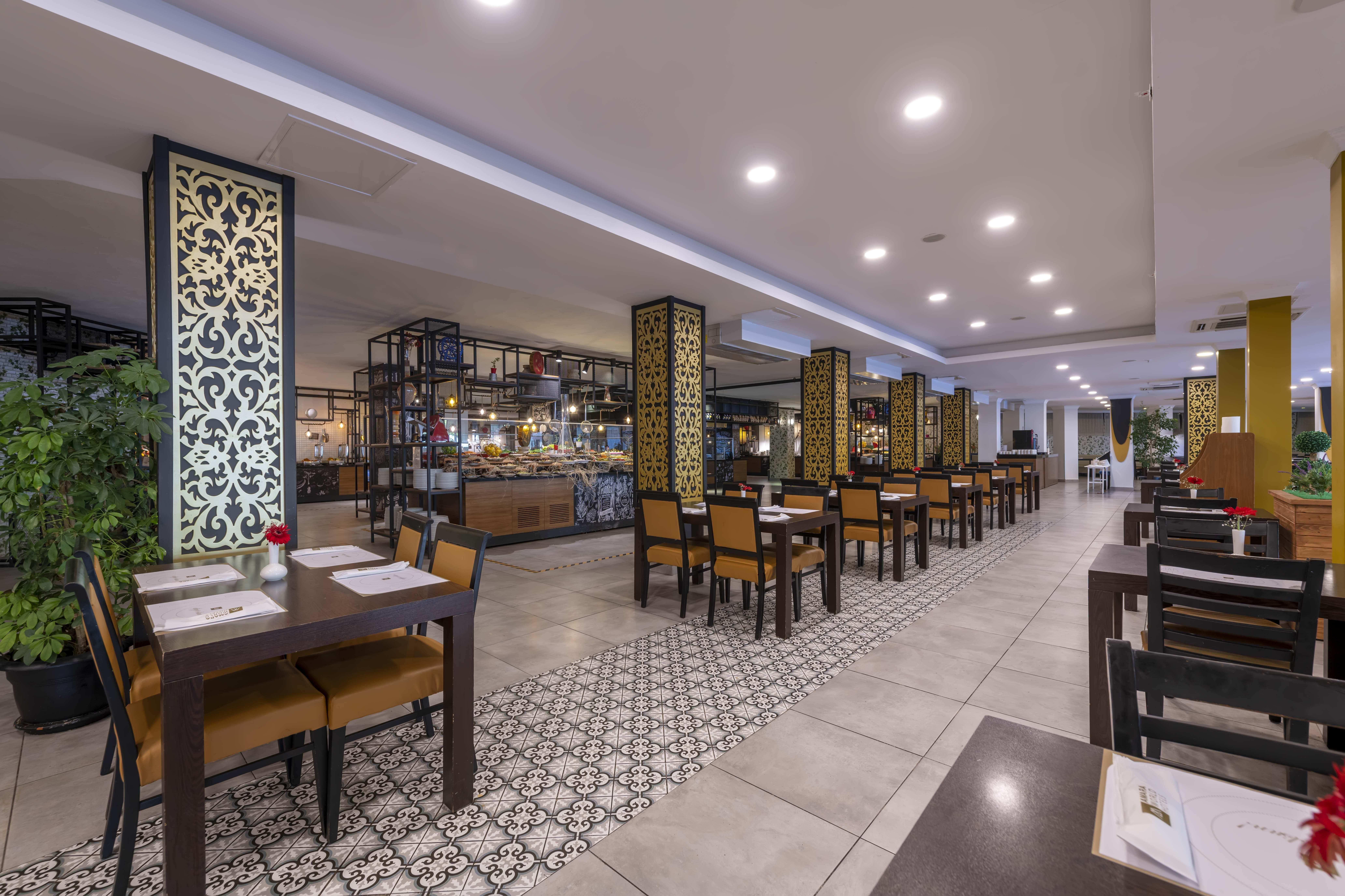 Resort Amara Family Side