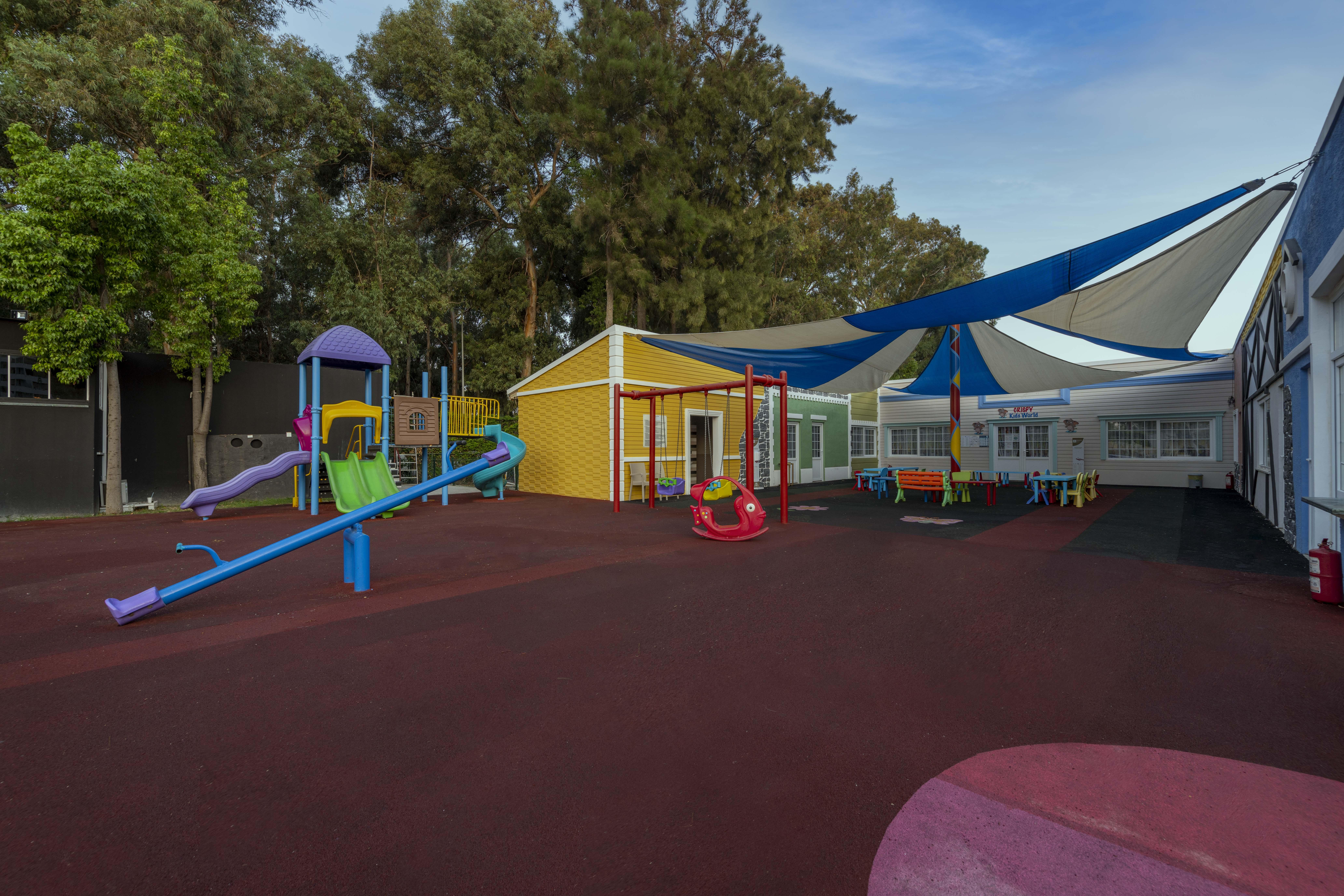 Resort Amara Family Side