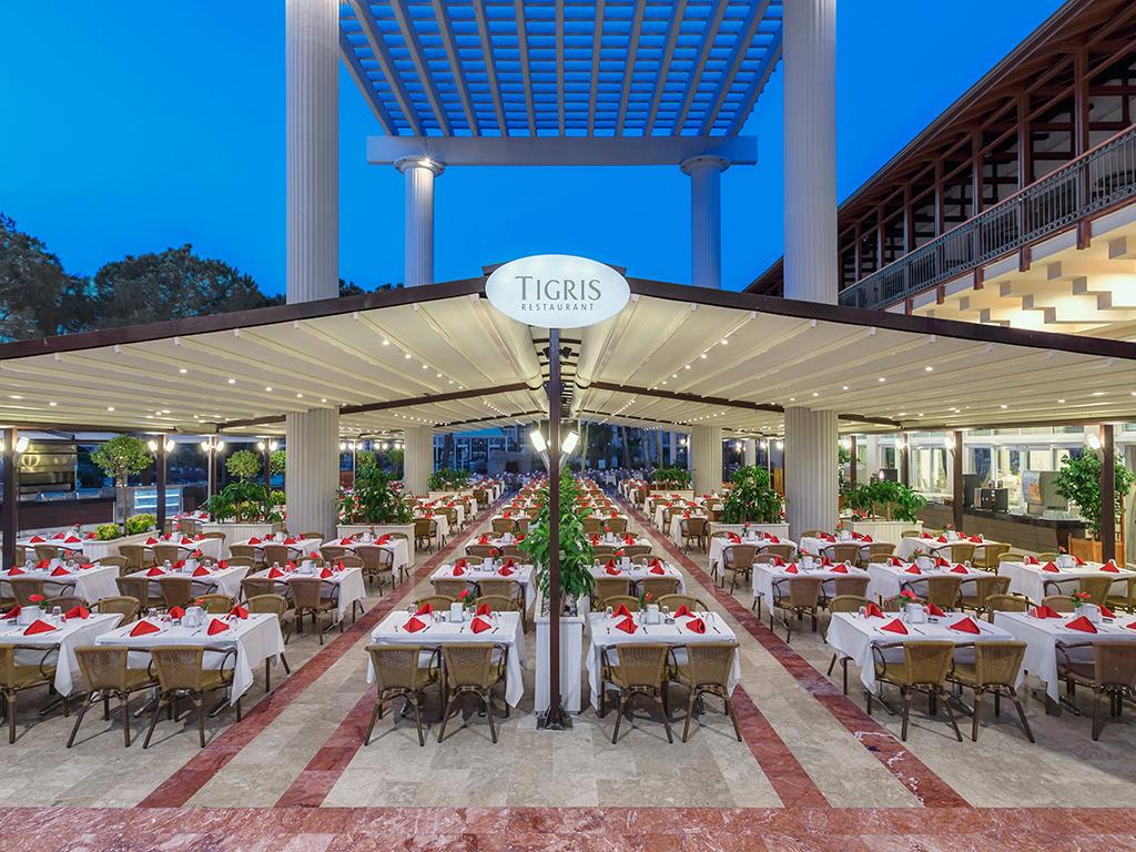 Hotel Dobedan World Palace 