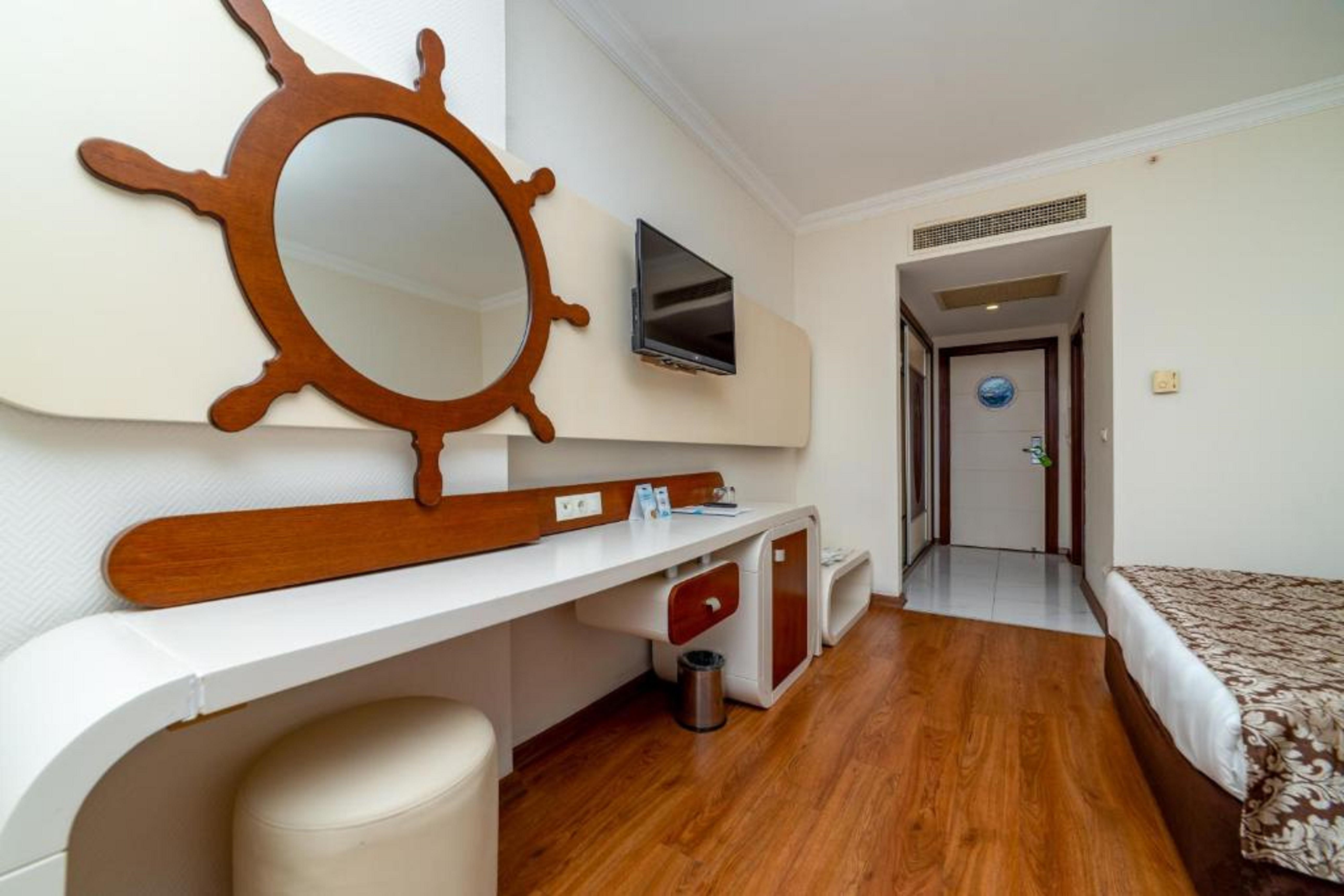 Hotel Transatlantik & Kemer