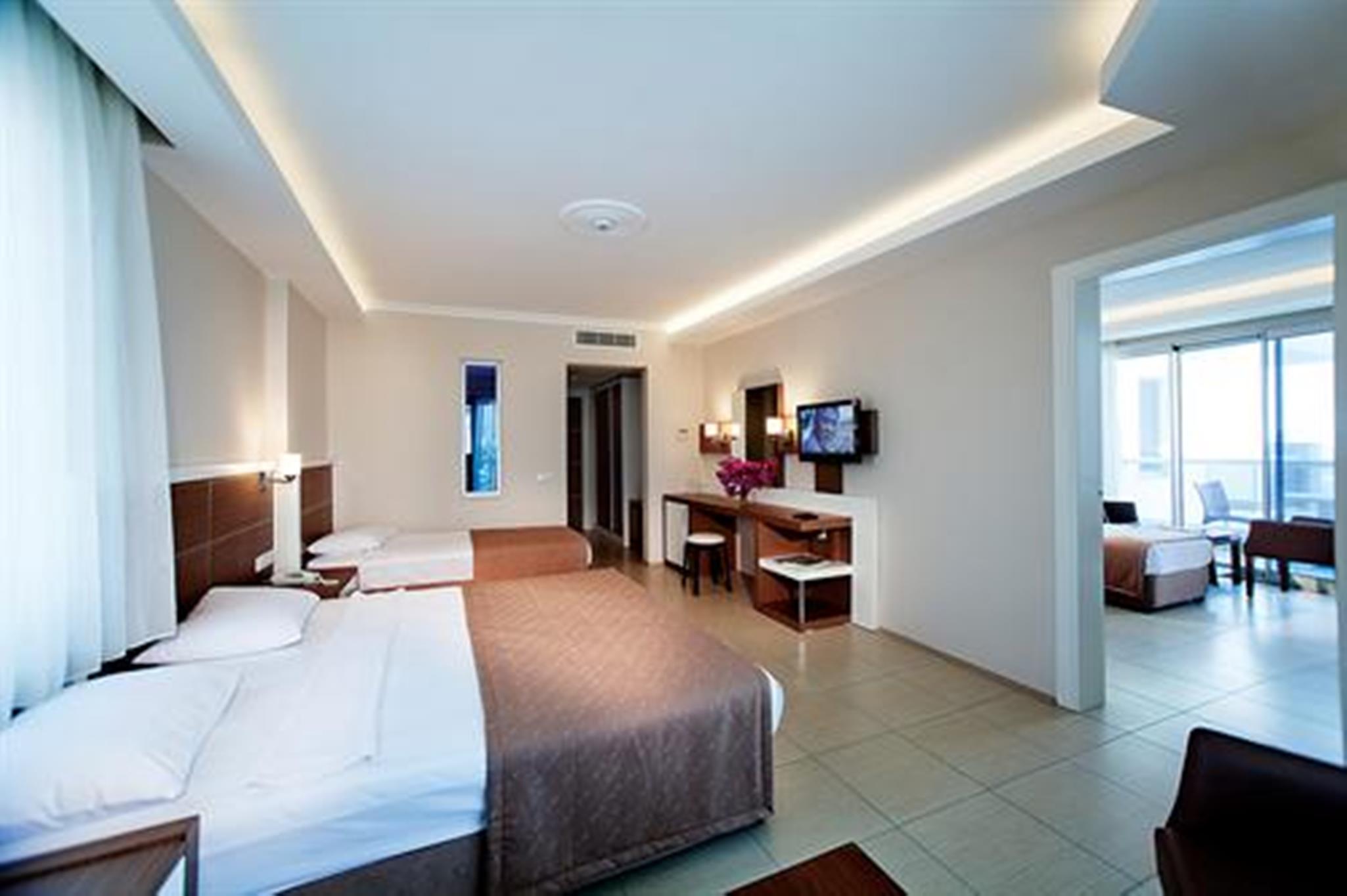 Venessa Hotel 4*