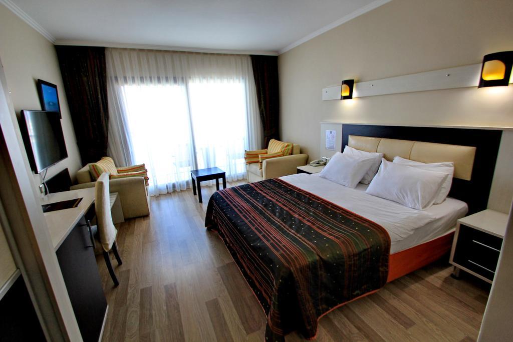 Royal Palace 4*
