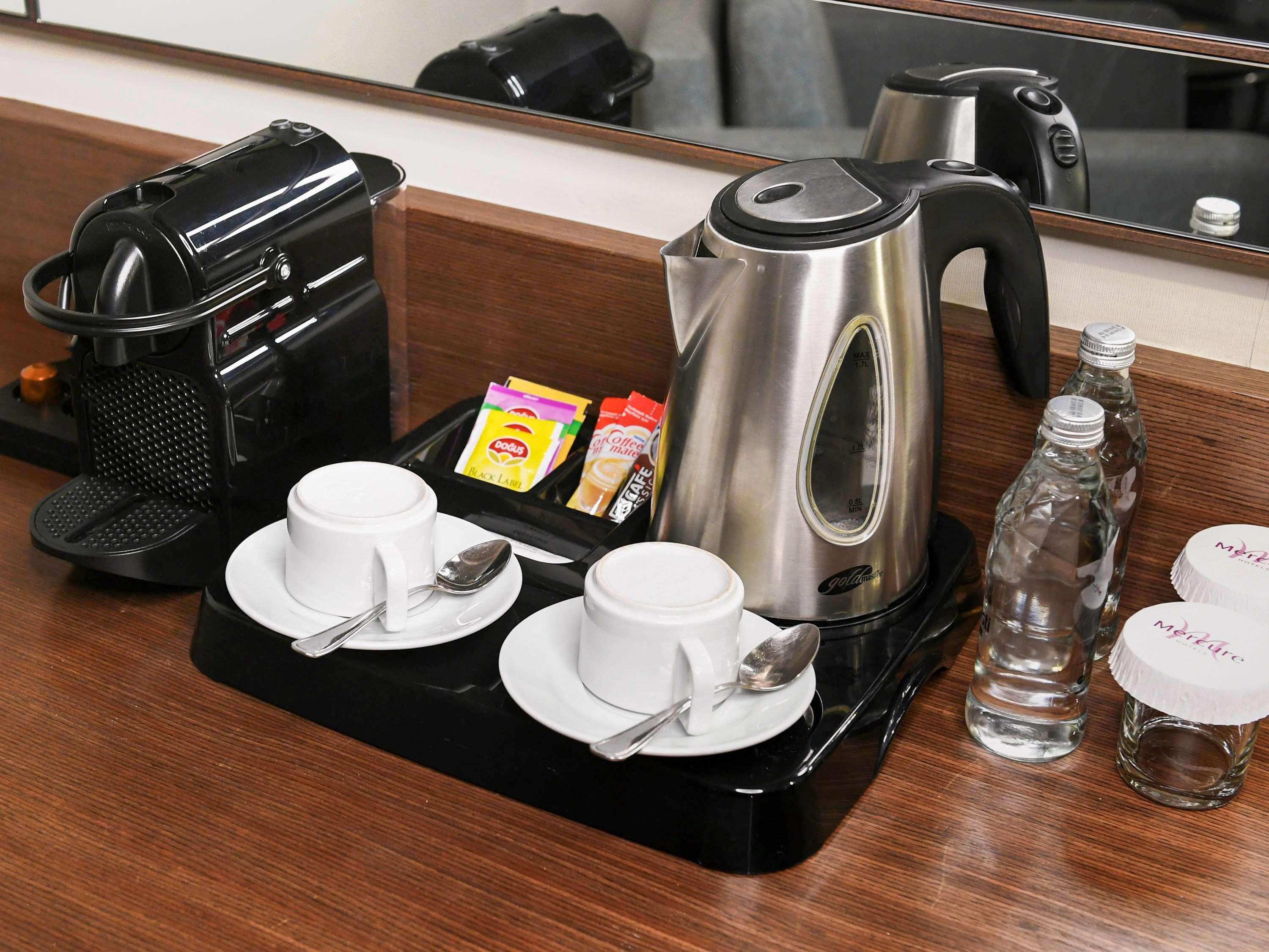 Mercure West & Convention Center Hotel 5*