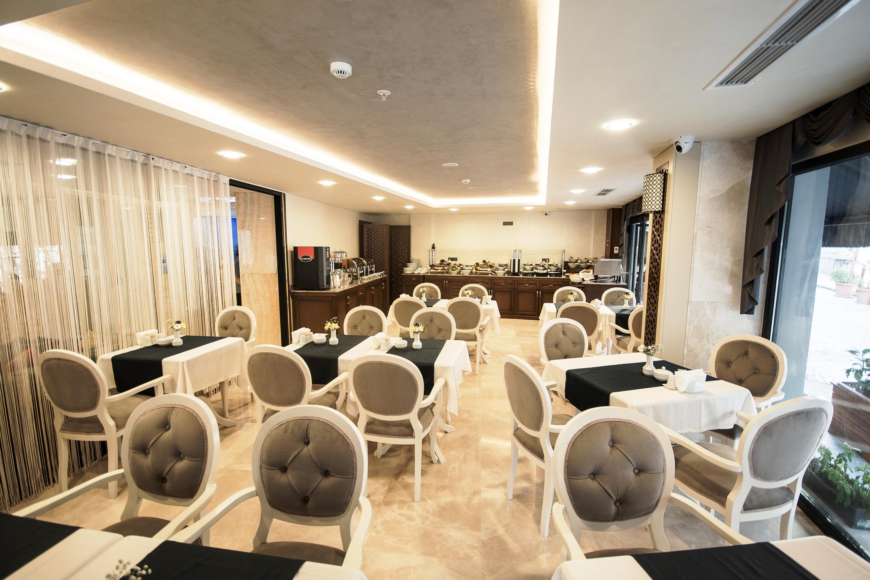 Hotel Antusa Palace & 4*