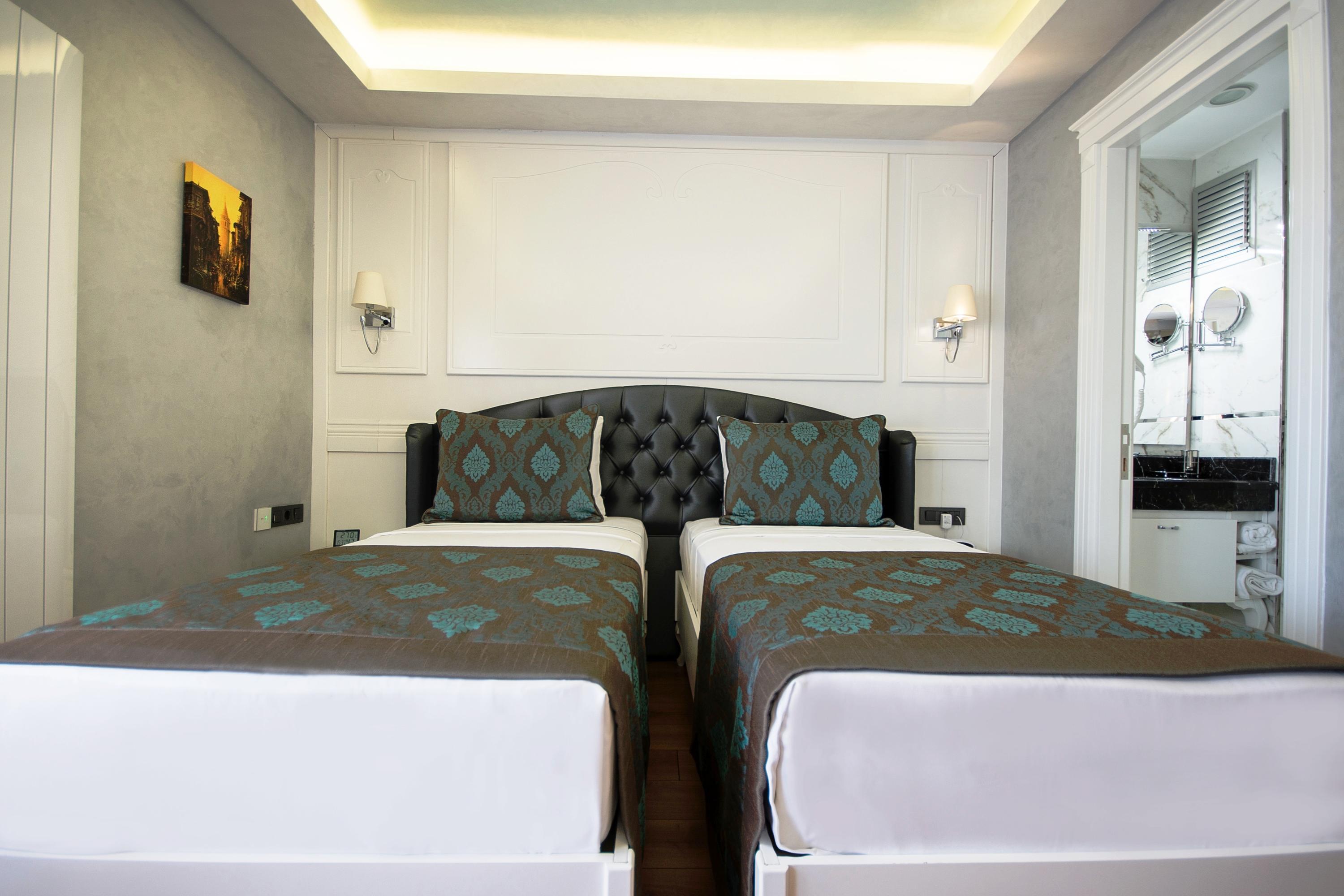 Hotel Antusa Palace & 4*