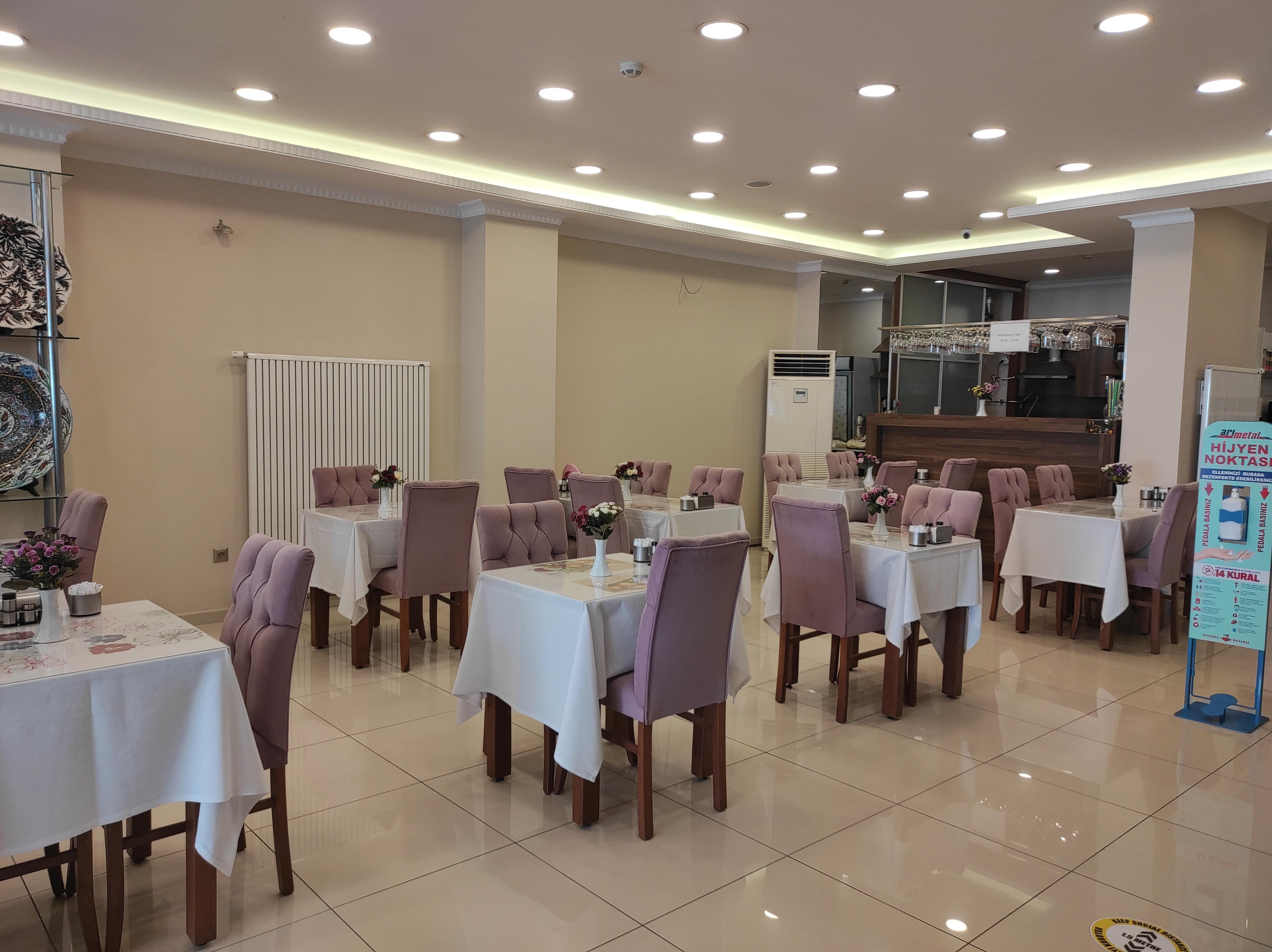 Magnaura House 3*