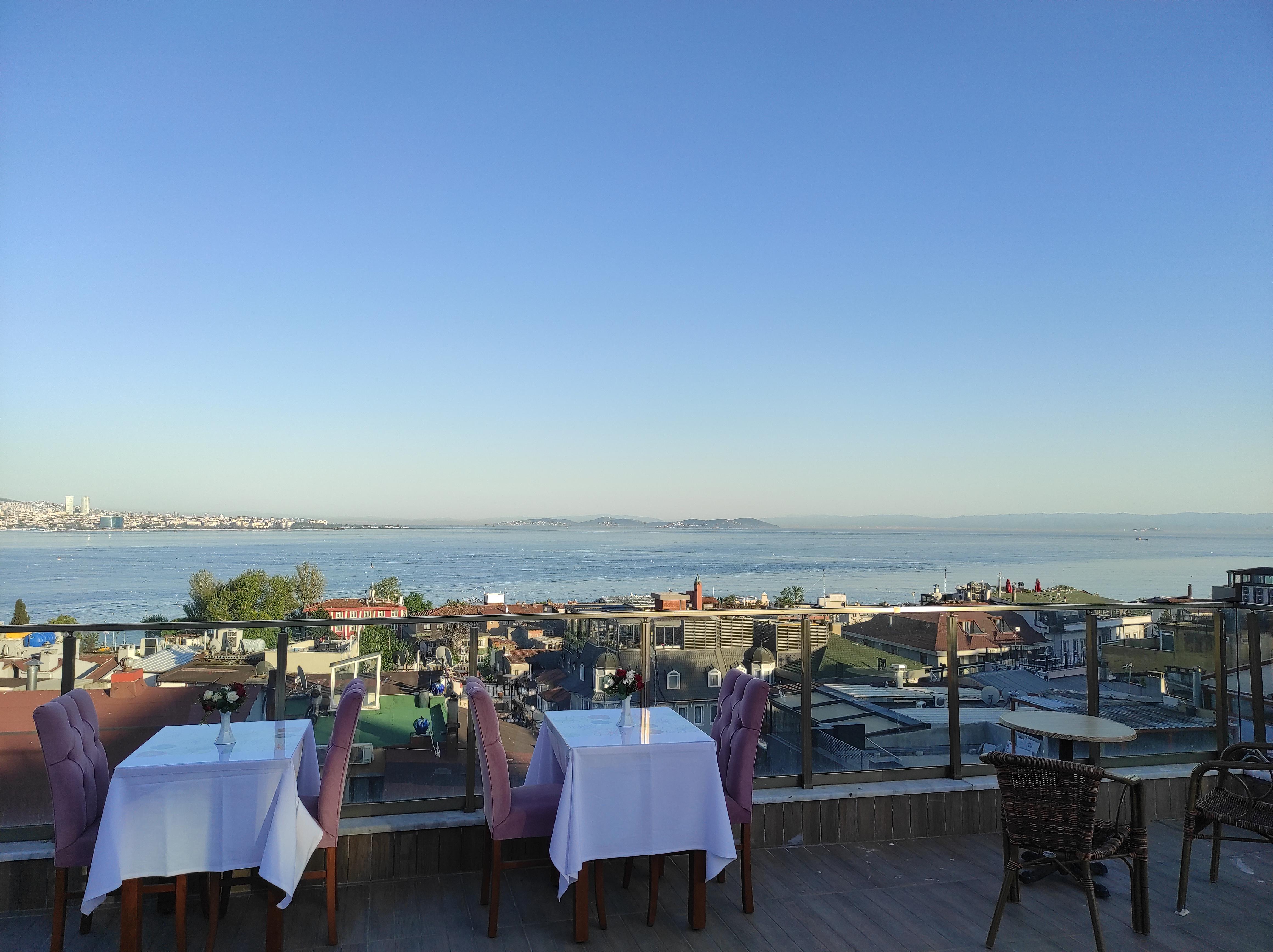 Magnaura House Hotel