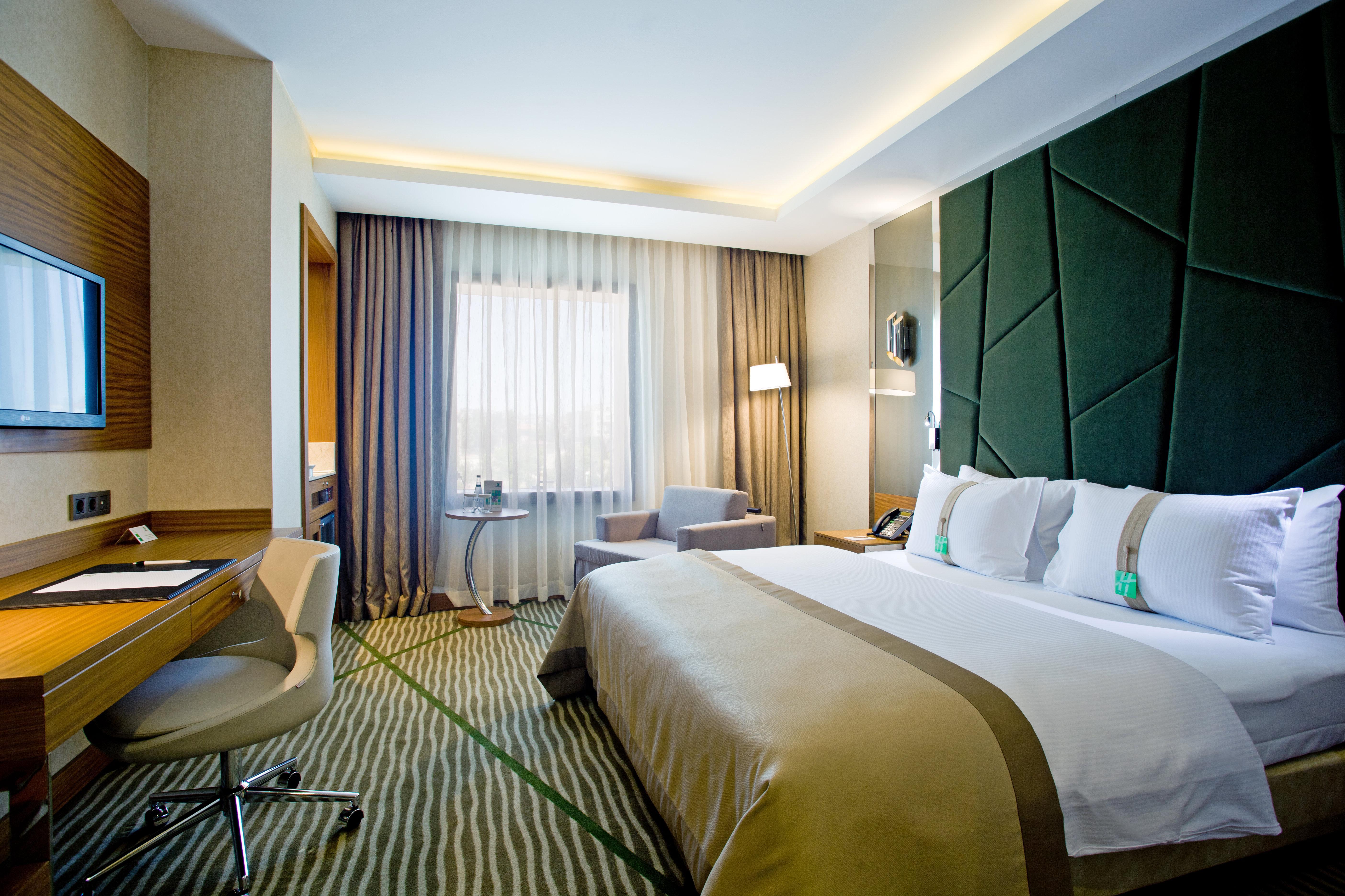 By Ihg
