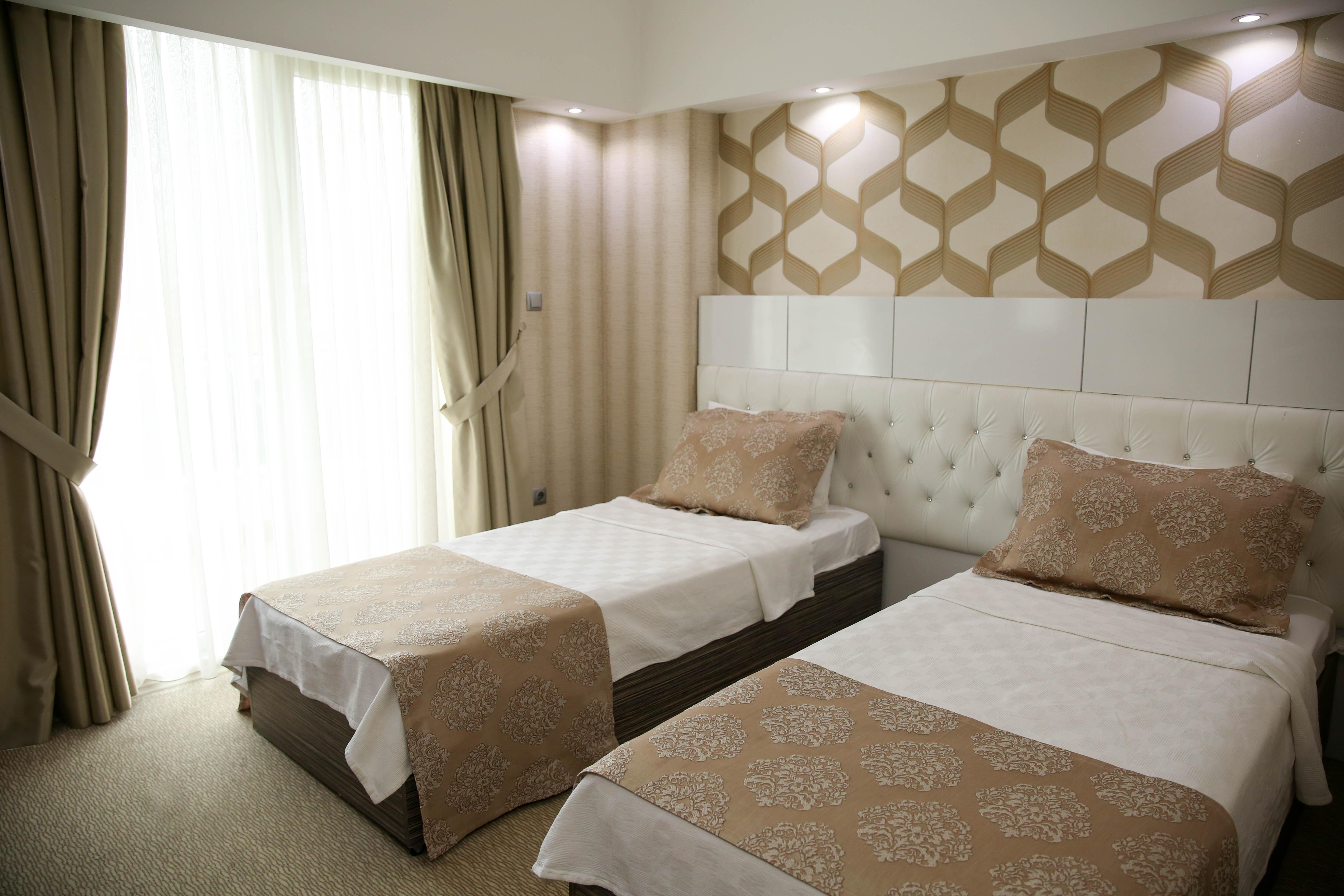Mox Wellness & 4*